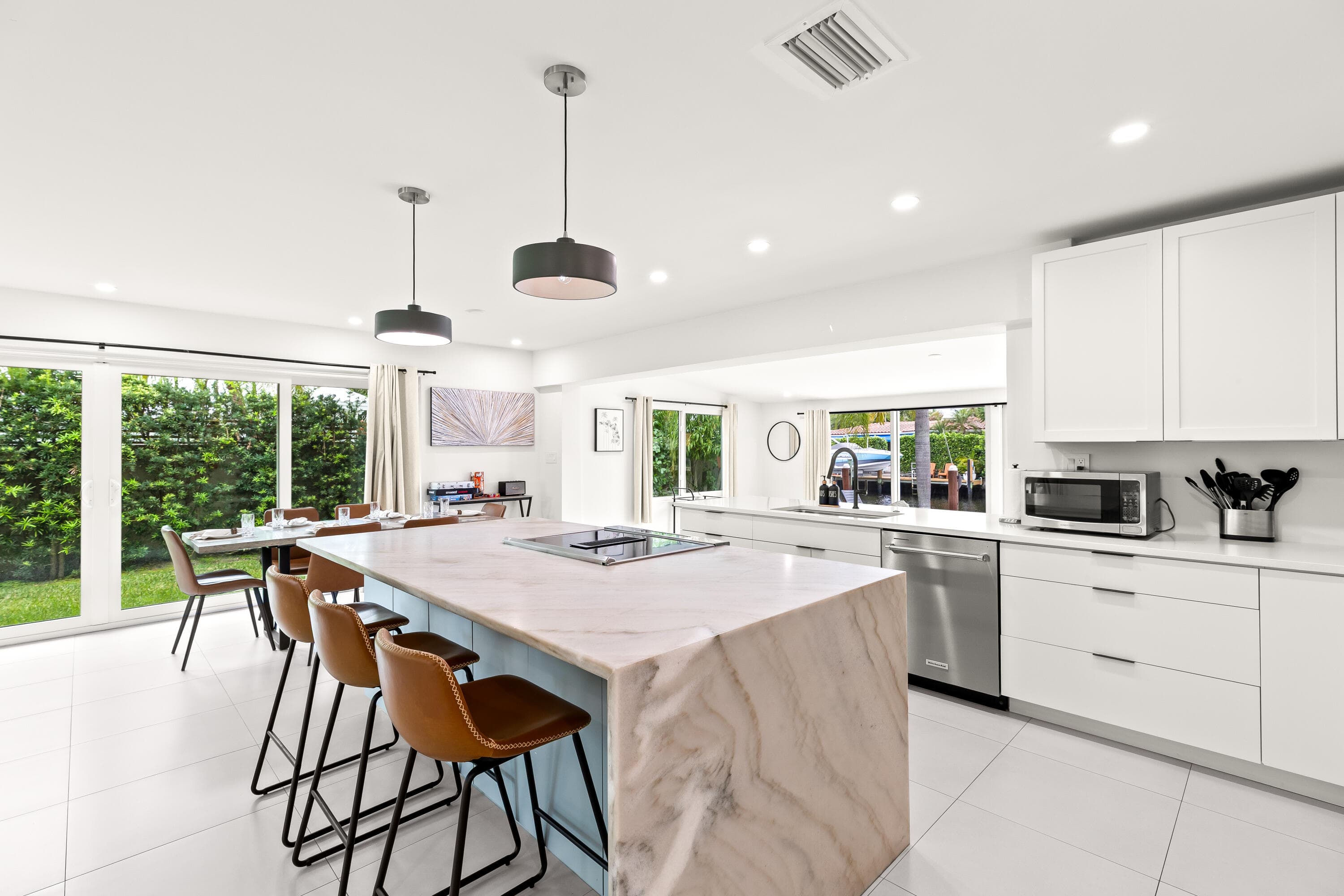 2417 NE 19th Avenue, Wilton Manors, FL 33305 — photo 10 of 31