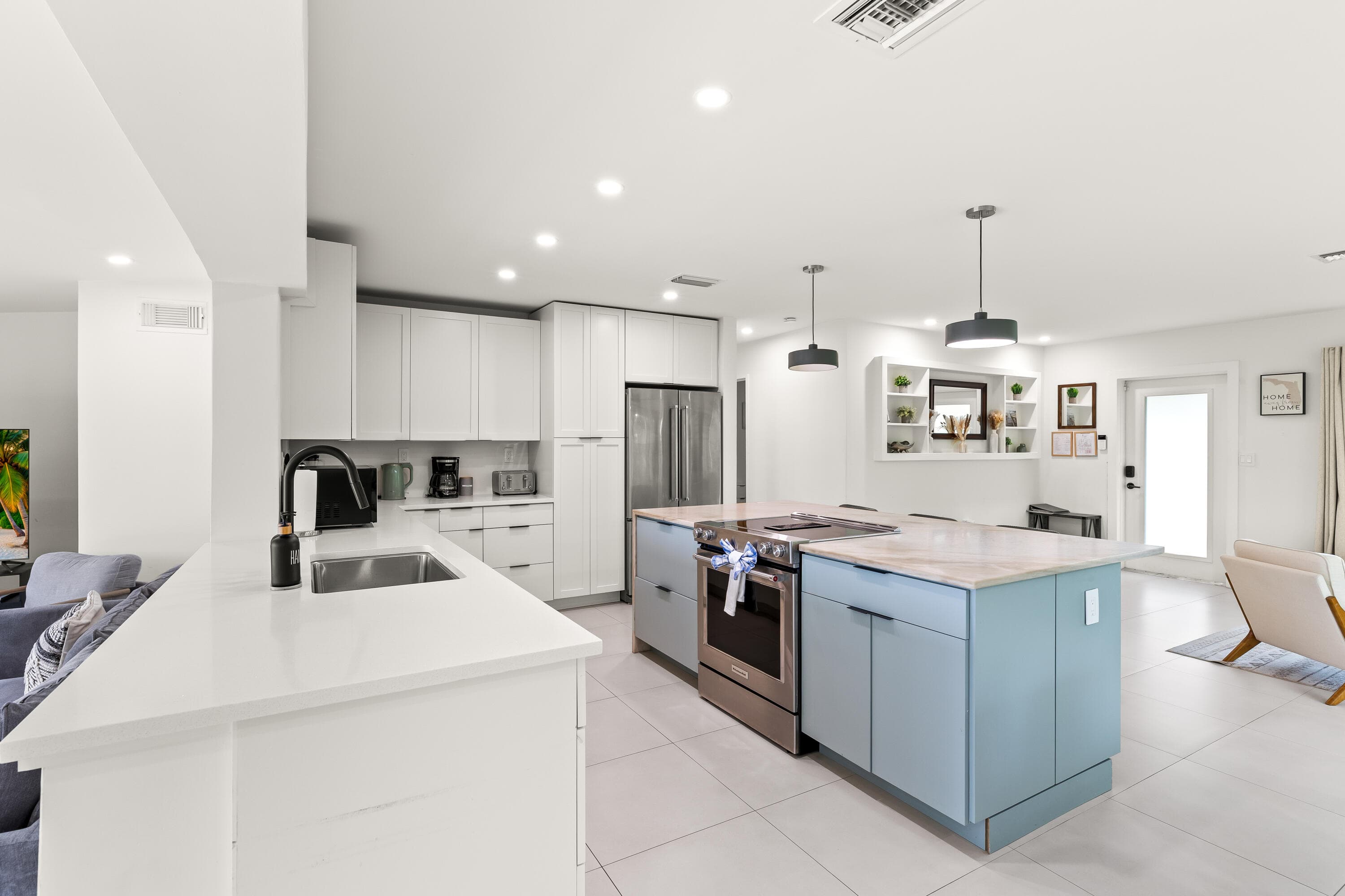 2417 NE 19th Avenue, Wilton Manors, FL 33305 — photo 15 of 31