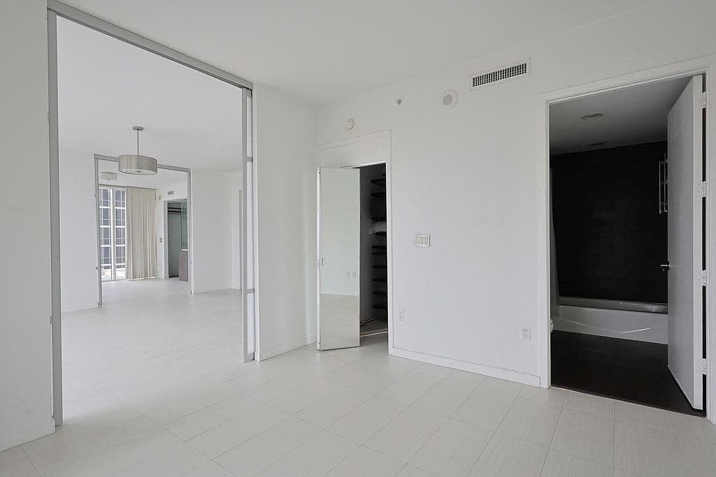 1040 Biscayne Boulevard 1406, Miami, FL 33132 — photo 2 of 22