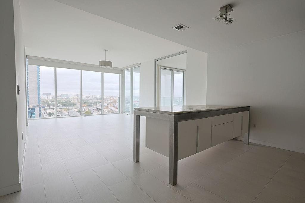 1040 Biscayne Boulevard 1406, Miami, FL 33132 — photo 13 of 22
