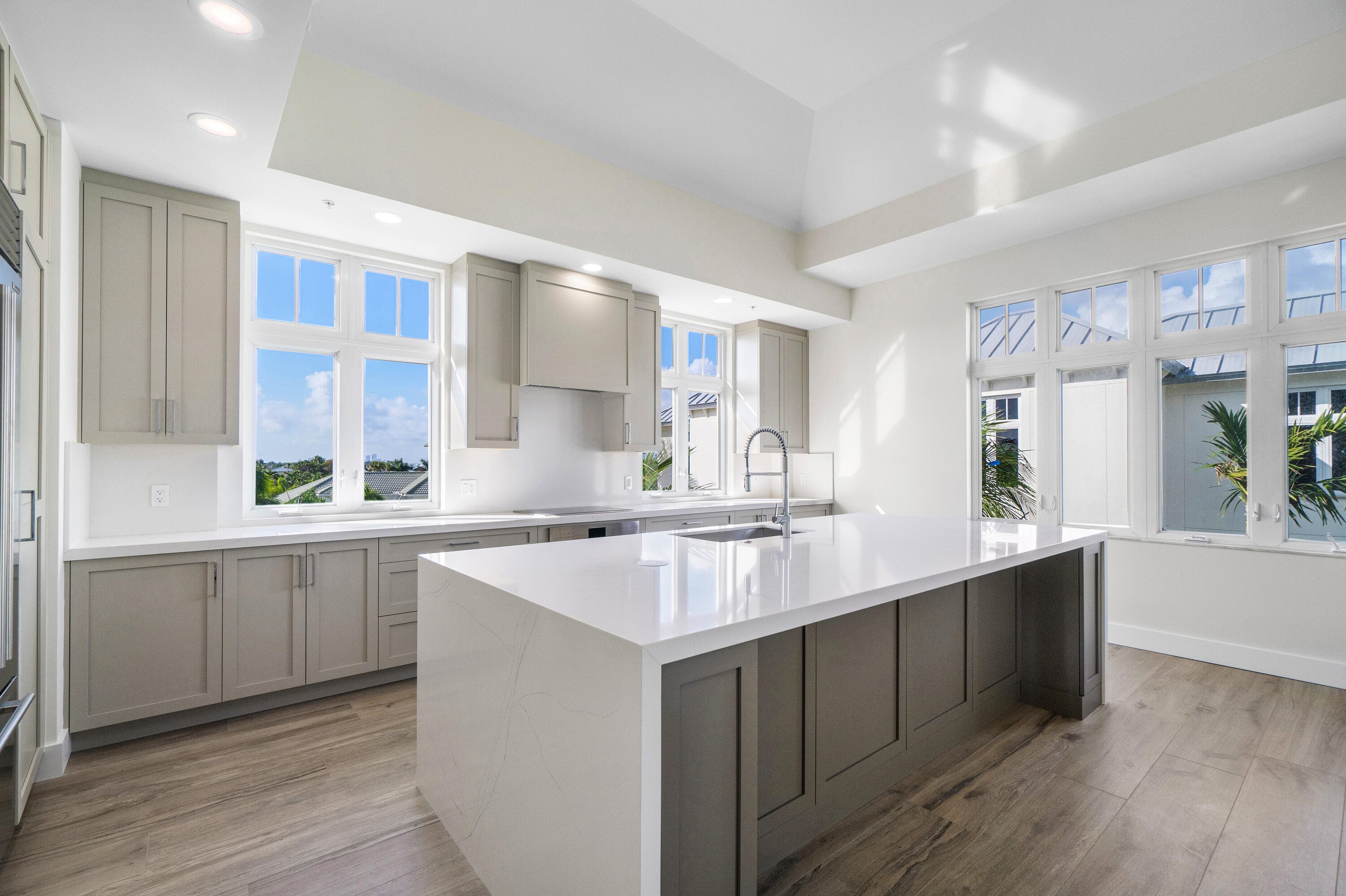184 Lake Drive 5302, Palm Beach Shores, FL 33404 — photo 16 of 45