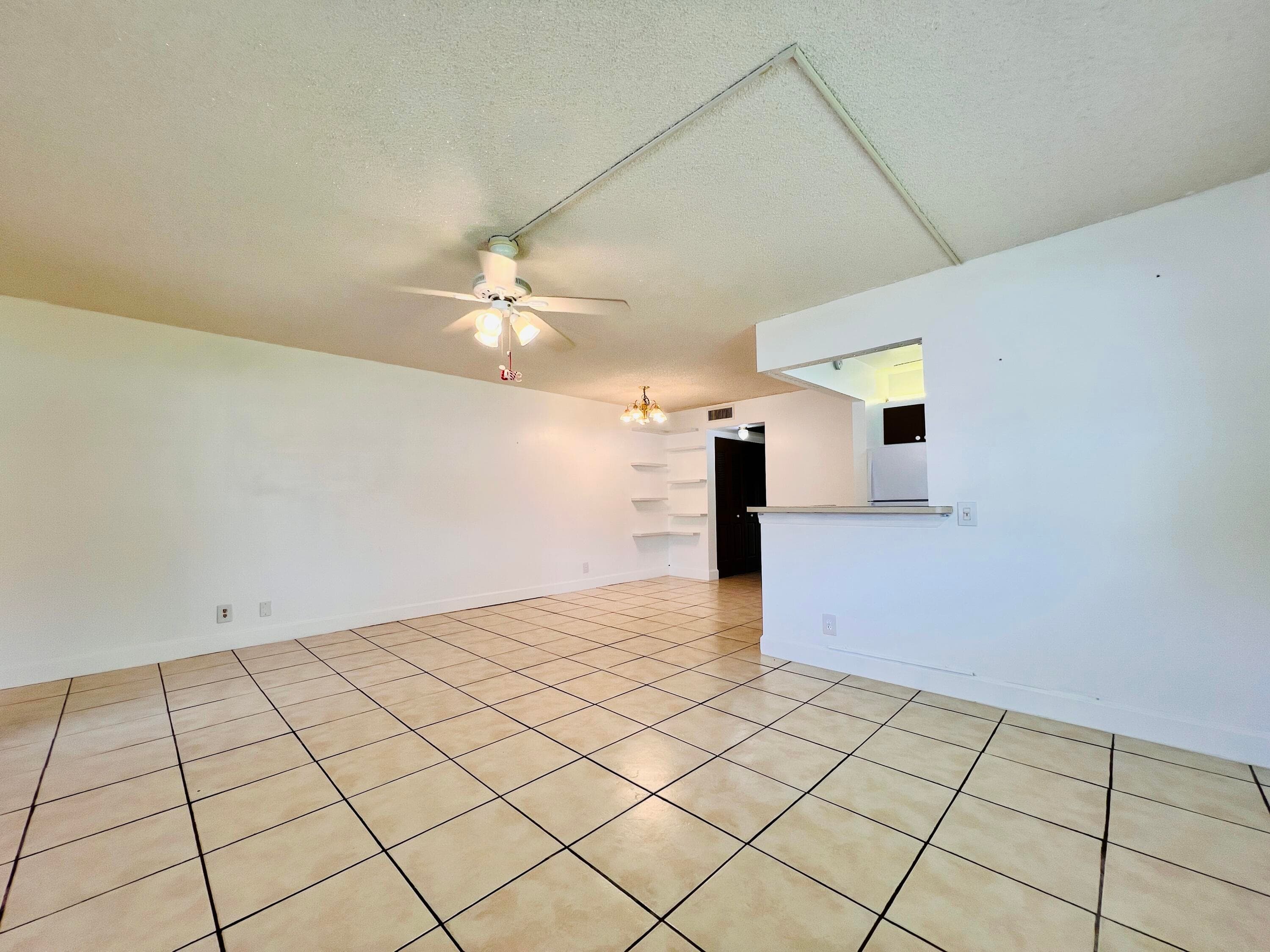 300 Camden M, West Palm Beach, FL 33417 — photo 4 of 16