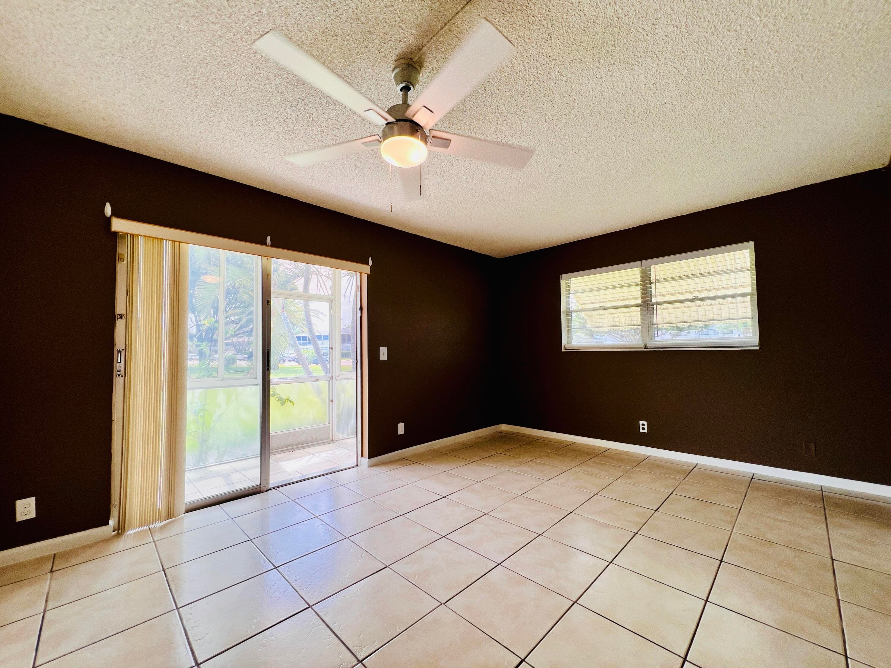 300 Camden M, West Palm Beach, FL 33417 — photo 6 of 16