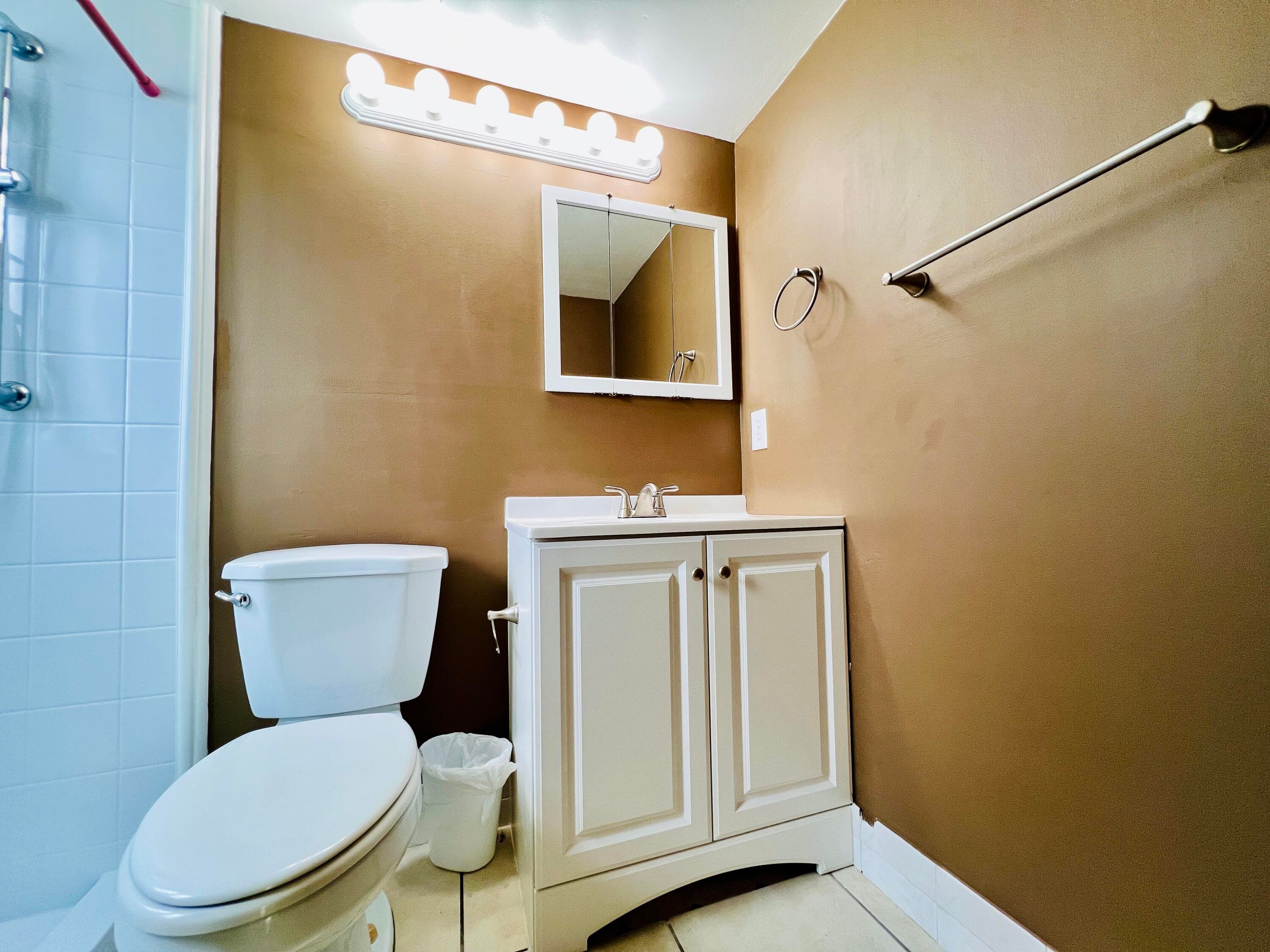 300 Camden M, West Palm Beach, FL 33417 — photo 8 of 16