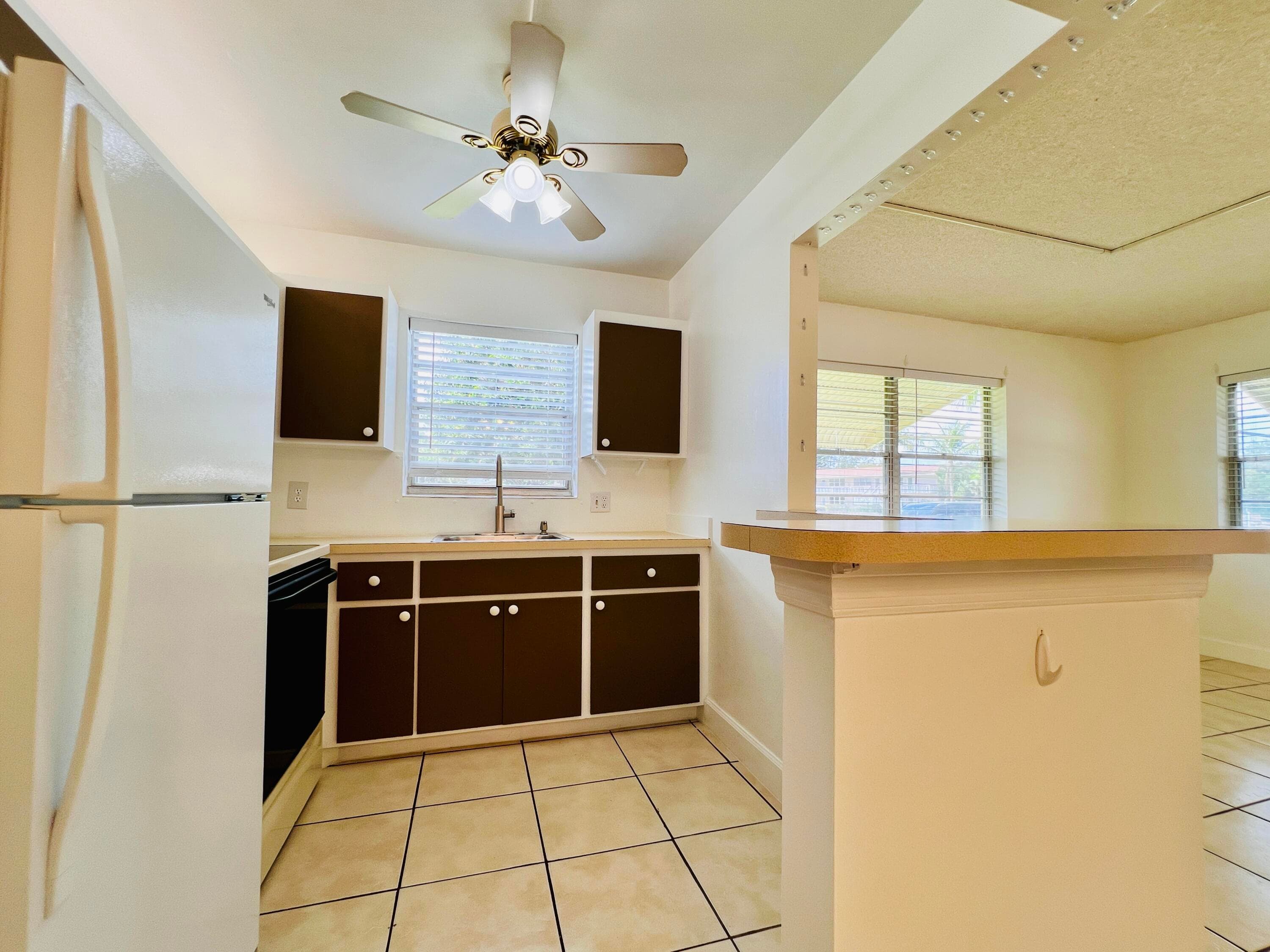 300 Camden M, West Palm Beach, FL 33417 — photo 2 of 16