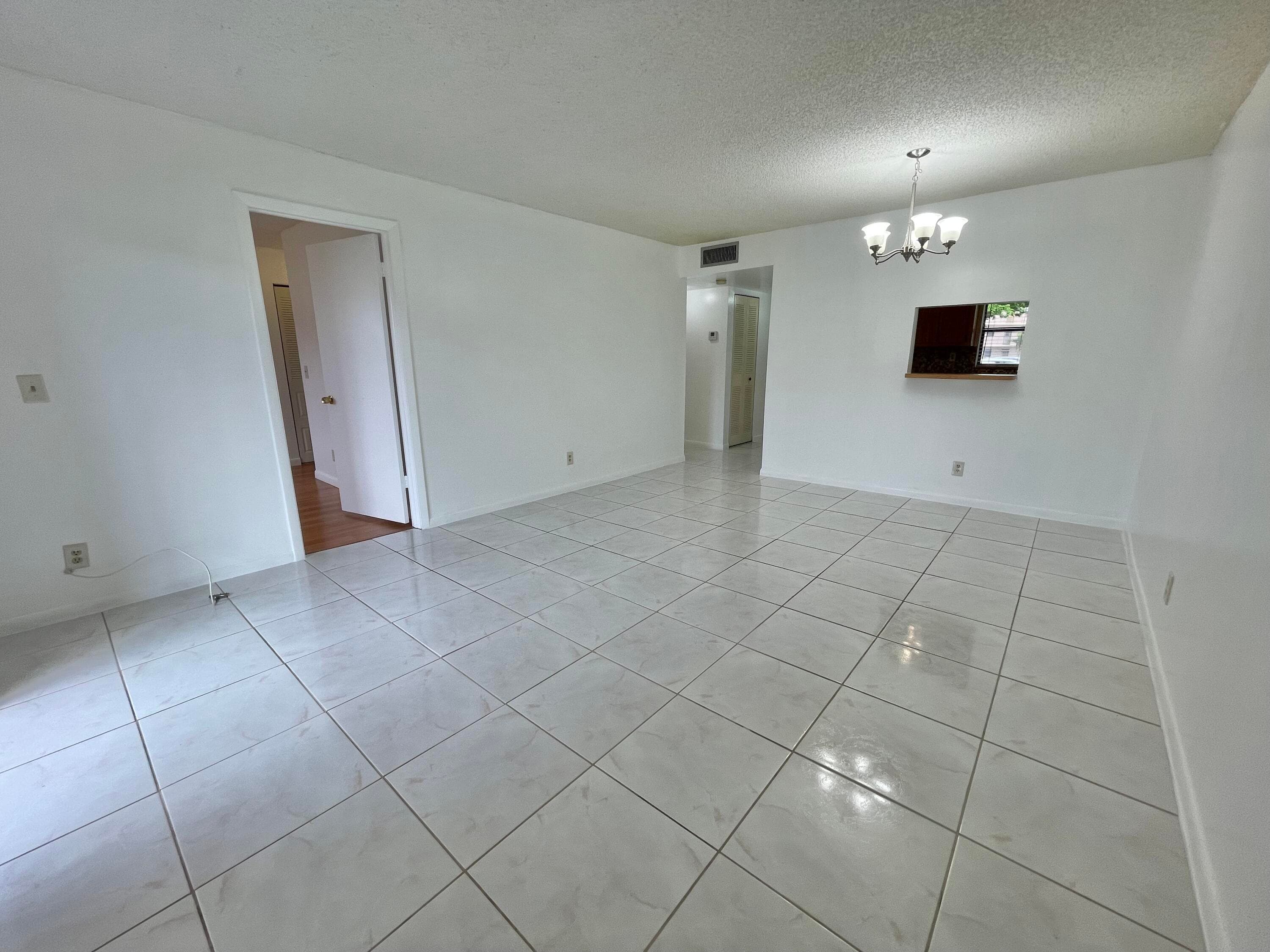 10442 Sunrise Lakes Boulevard 104, Sunrise, FL 33322 — photo 18 of 23