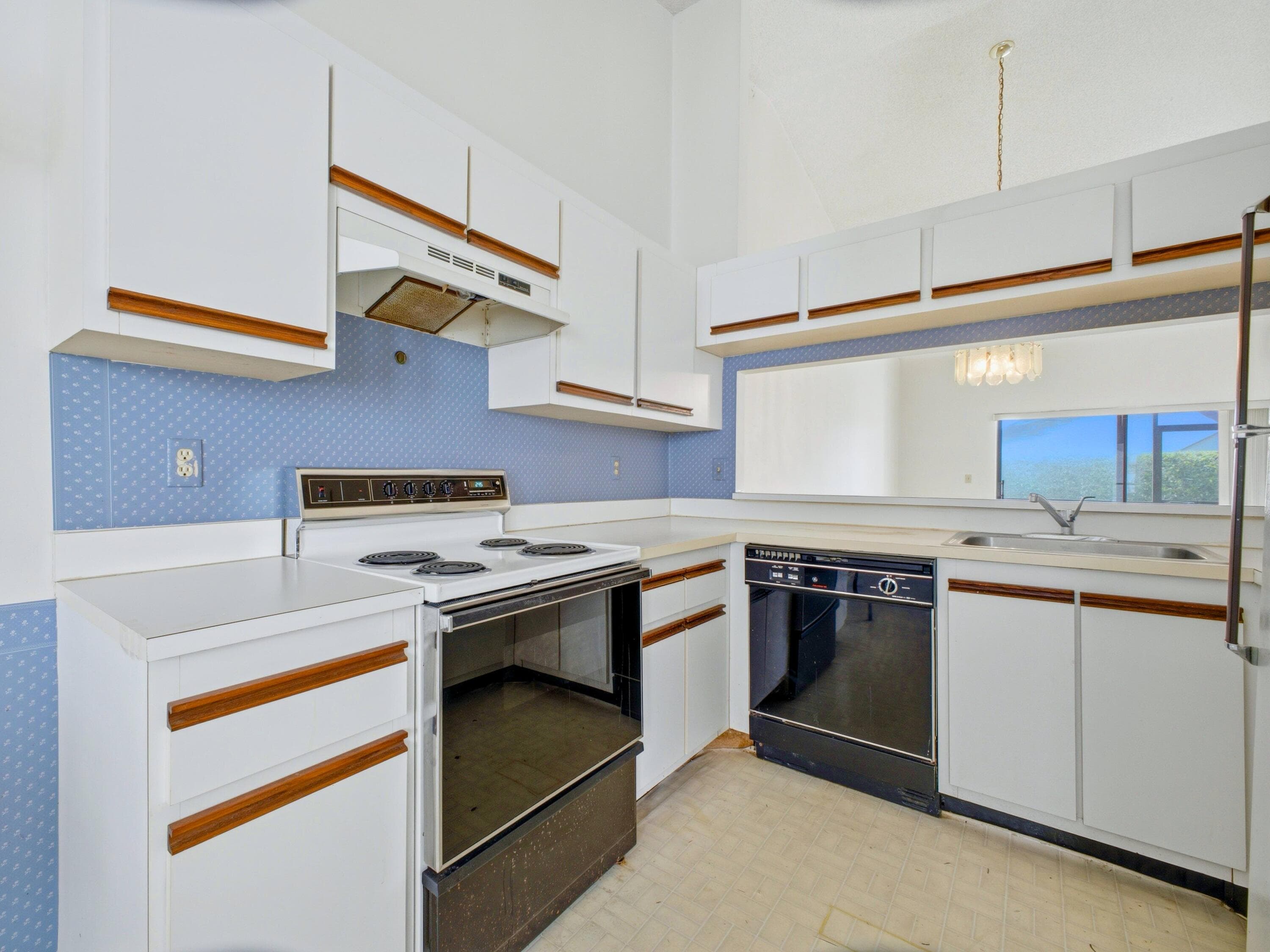 12269 Country Greens Boulevard, Boynton Beach, FL 33437 — photo 5 of 33