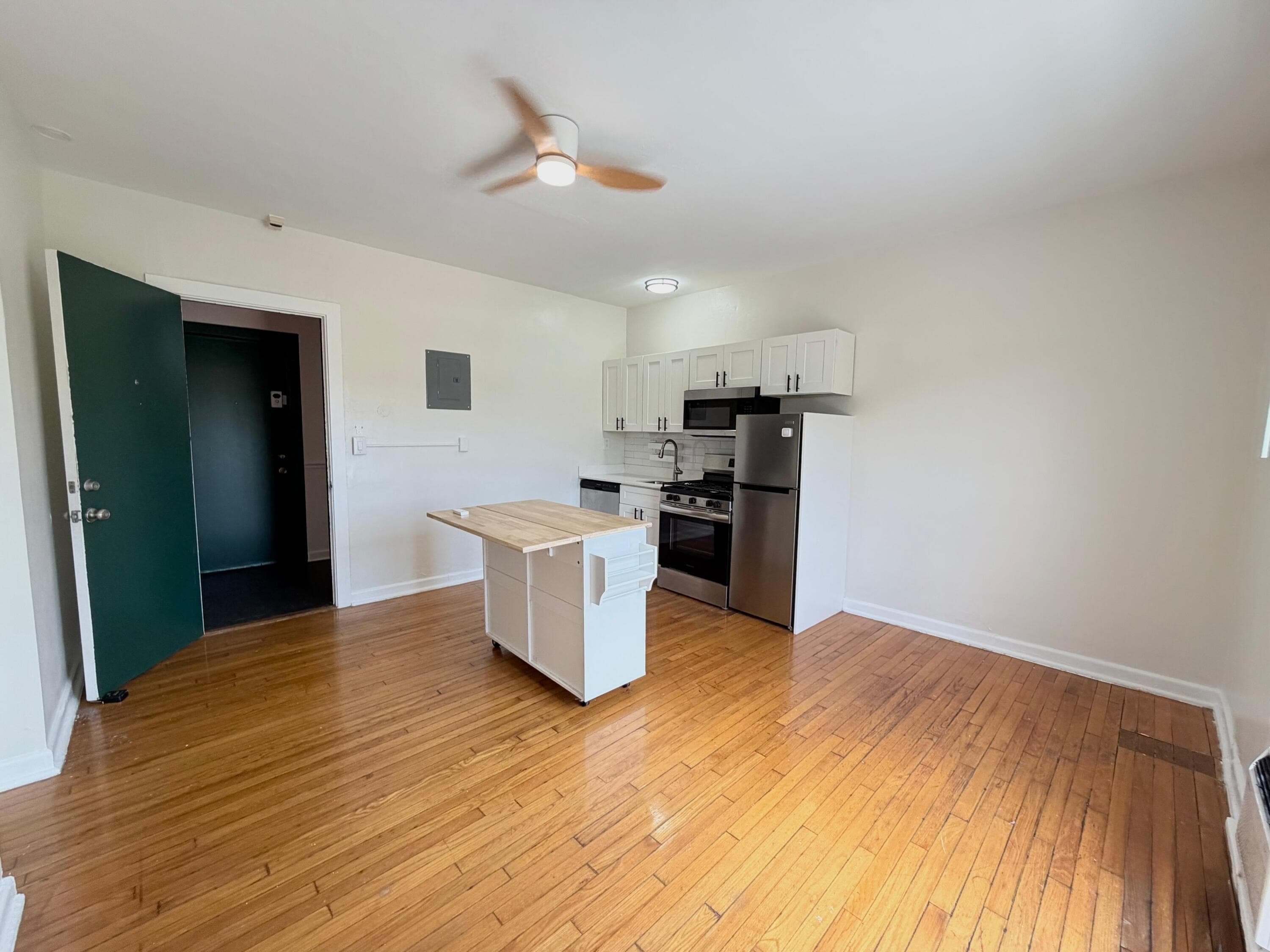 623 Park Place 15, West Palm Beach, FL 33401 — photo 3 of 17