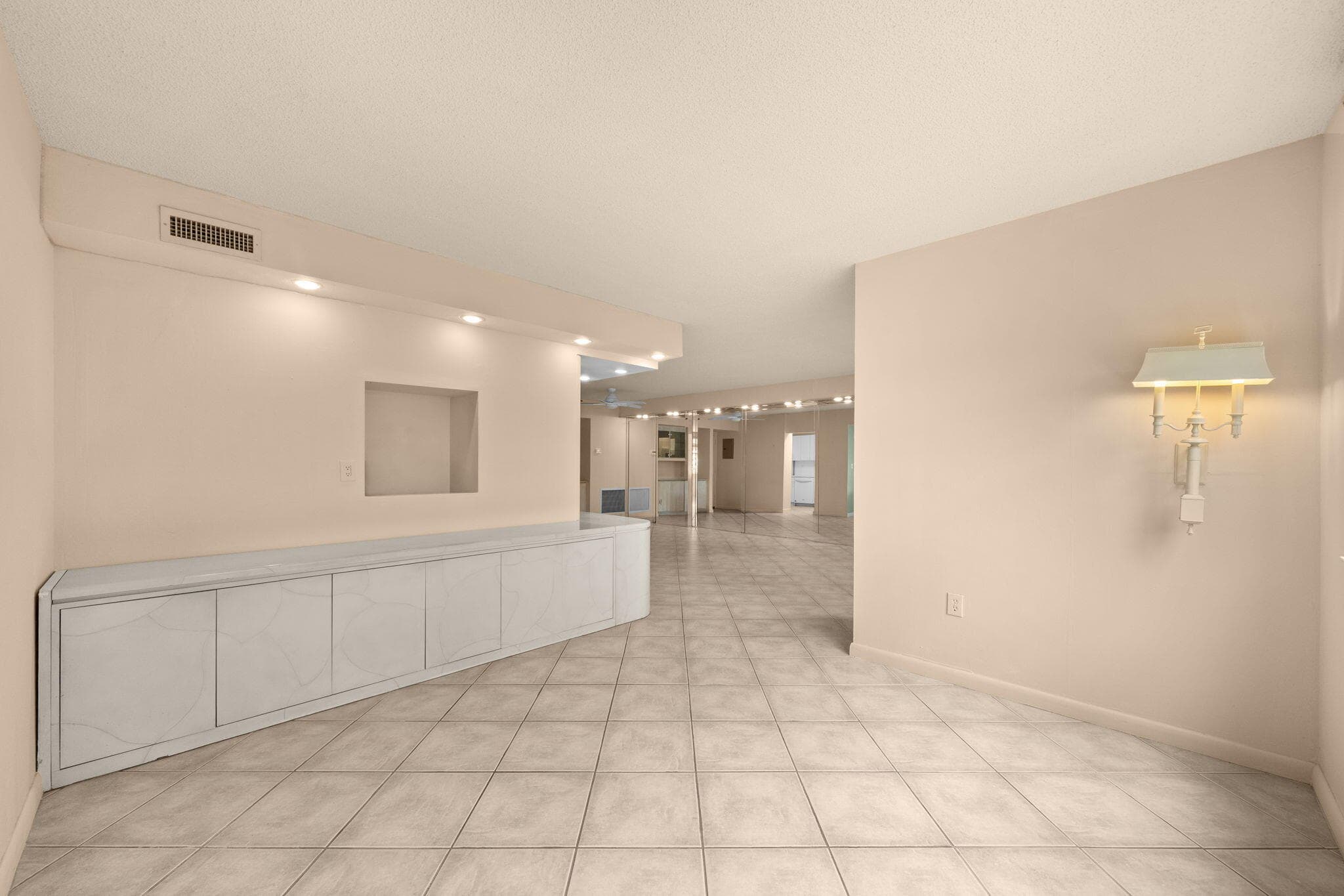 4001 Hillcrest Drive 406, Hollywood, FL 33021 — photo 9 of 40