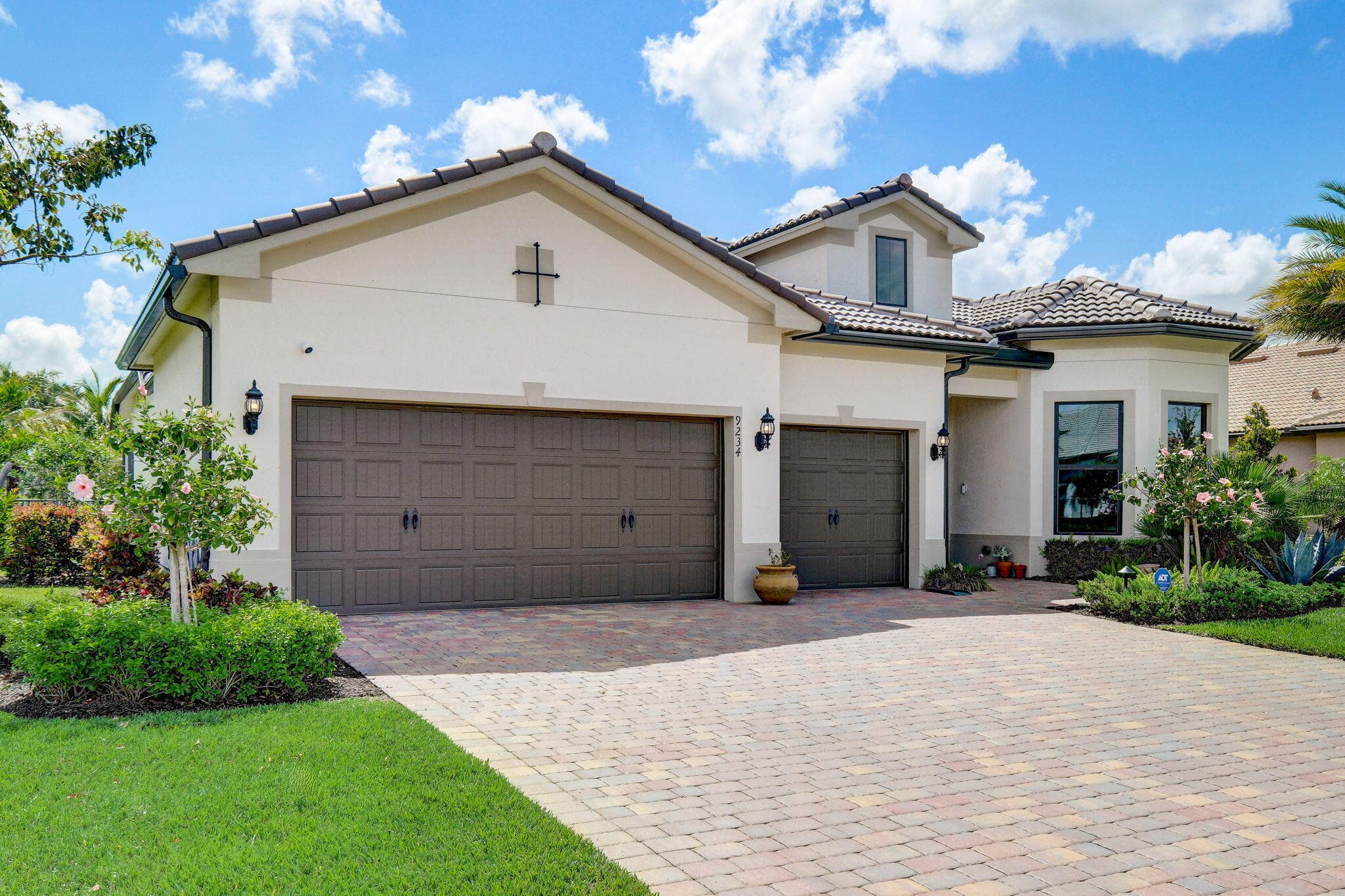 9234 Balsamo Drive, Palm Beach Gardens, FL 33412 — photo 2 of 61