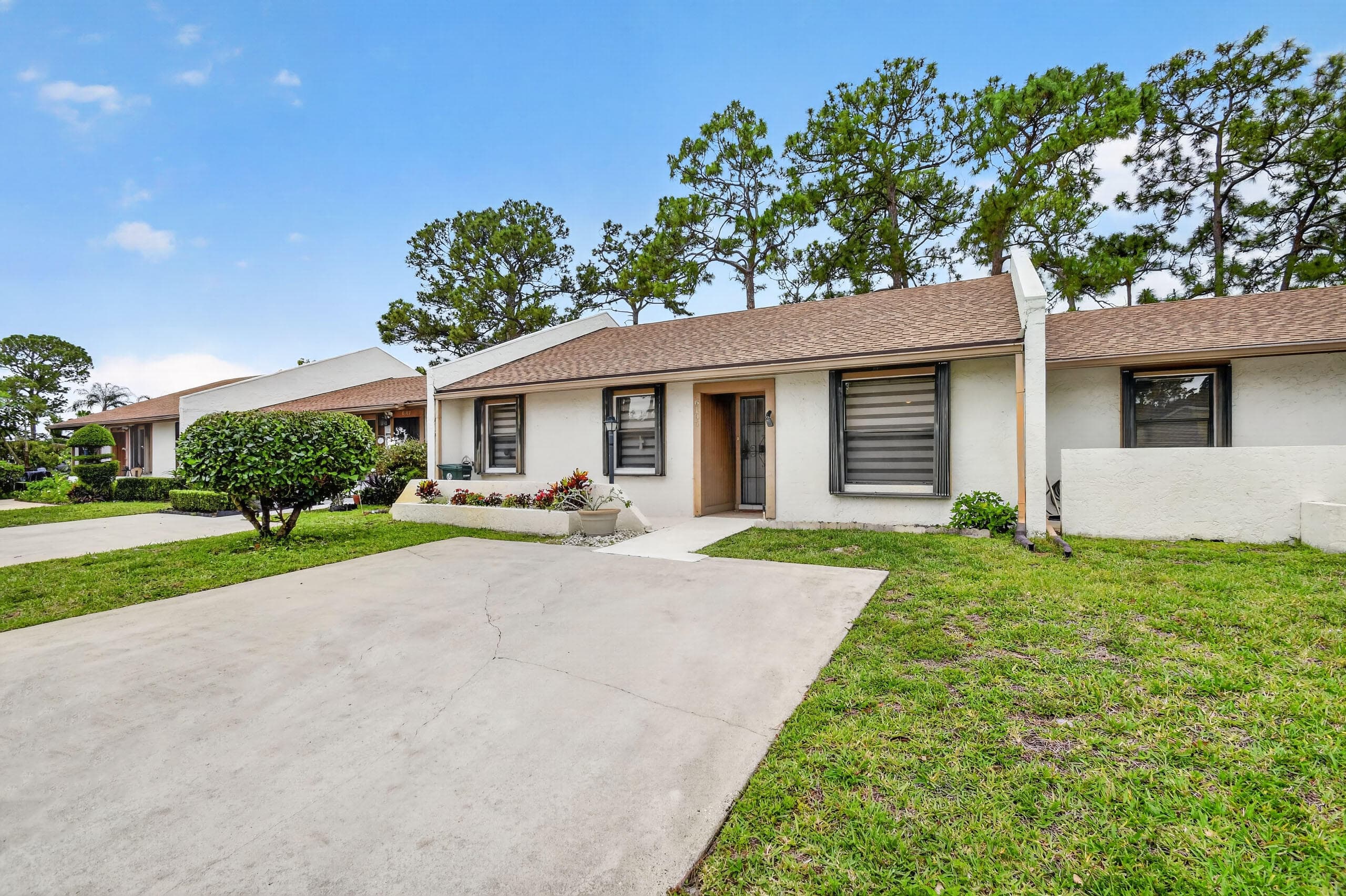 6105 Fairfield Circle, Greenacres, FL 33463 — photo 7 of 55
