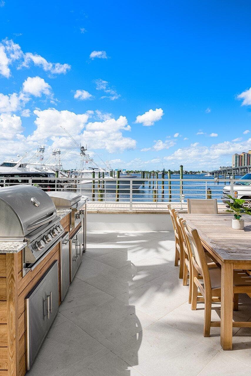 180 Lake Drive 2103, Palm Beach Shores, FL 33404 — photo 12 of 40