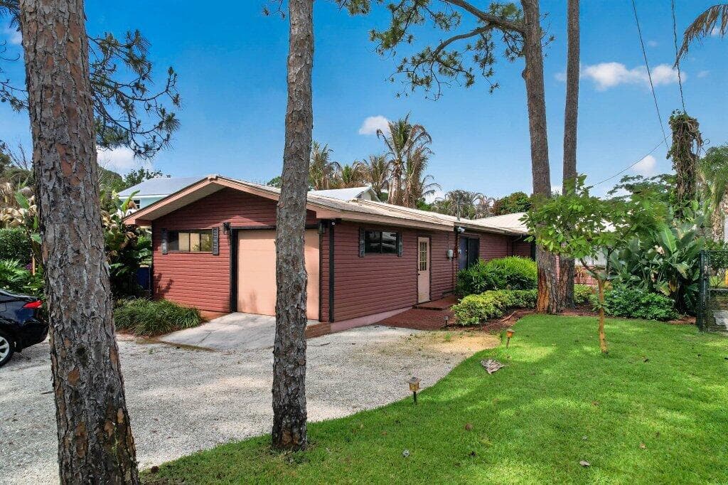 1272 SW Evergreen Lane, Palm City, FL 34990 — photo 3 of 27