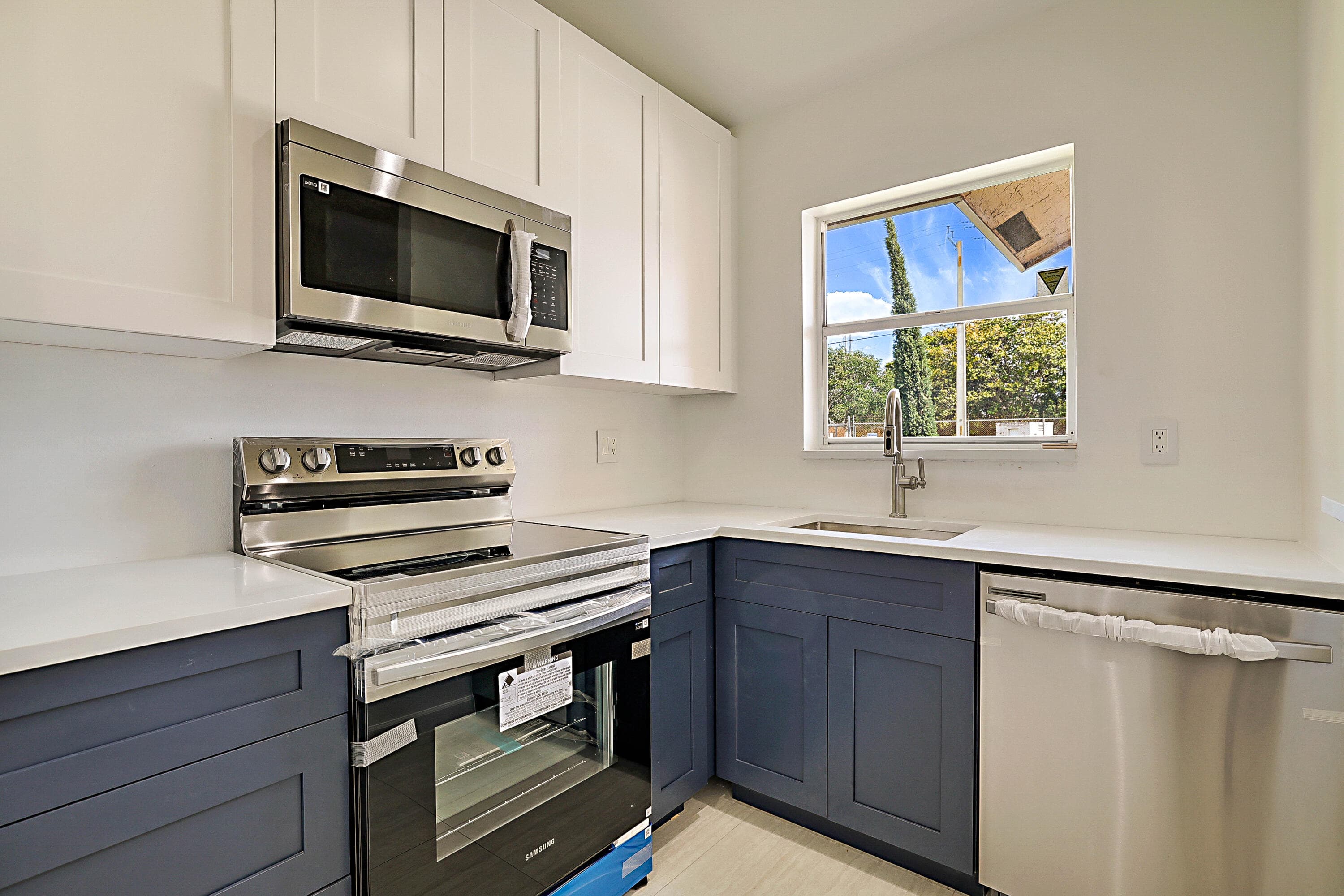 320 NE 42nd Street, Boca Raton, FL 33431 — photo 1 of 38