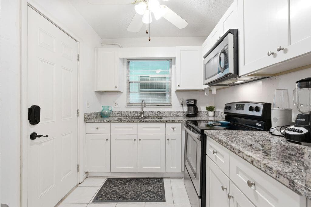 1401 N 12th Court 11a, Hollywood, FL 33019 — photo 4 of 12