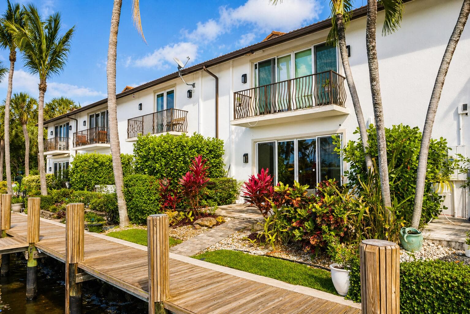 1365 SE 3rd Avenue, Pompano Beach, FL 33060 — photo 3 of 10