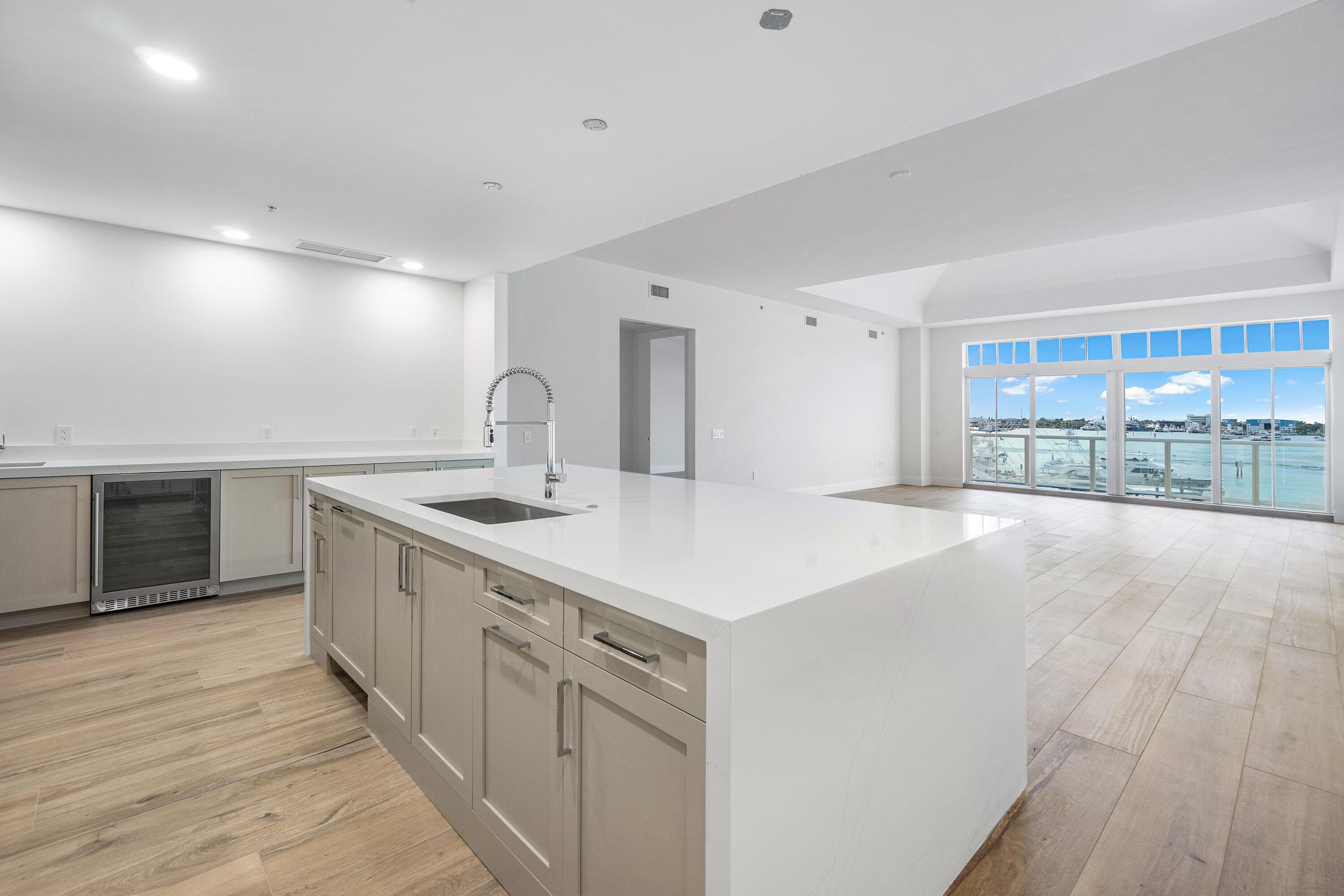 180 Lake Drive 2103, Palm Beach Shores, FL 33404 — photo 17 of 40