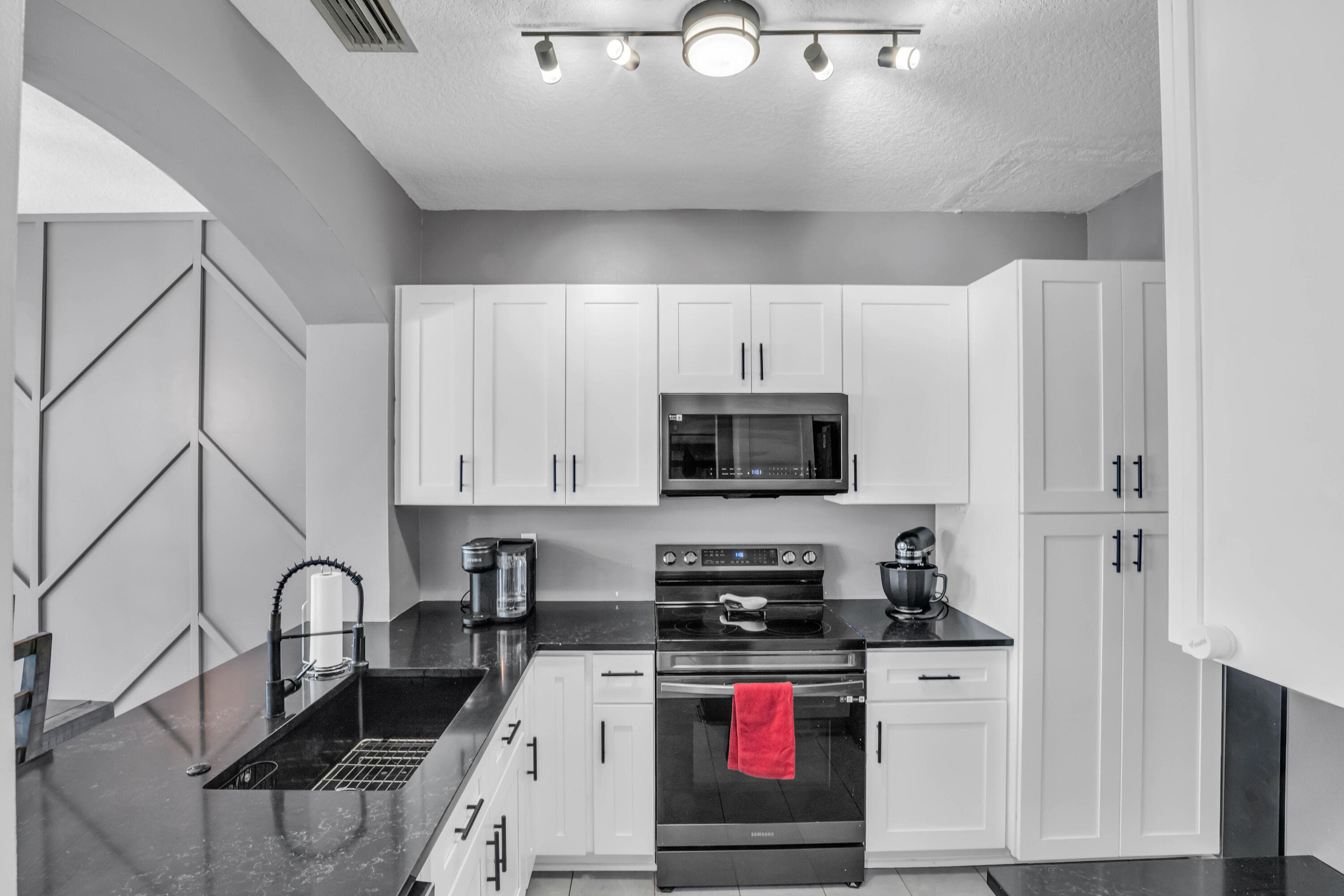 4947 Grinnell Street, Lake Worth, FL 33463 — photo 4 of 12