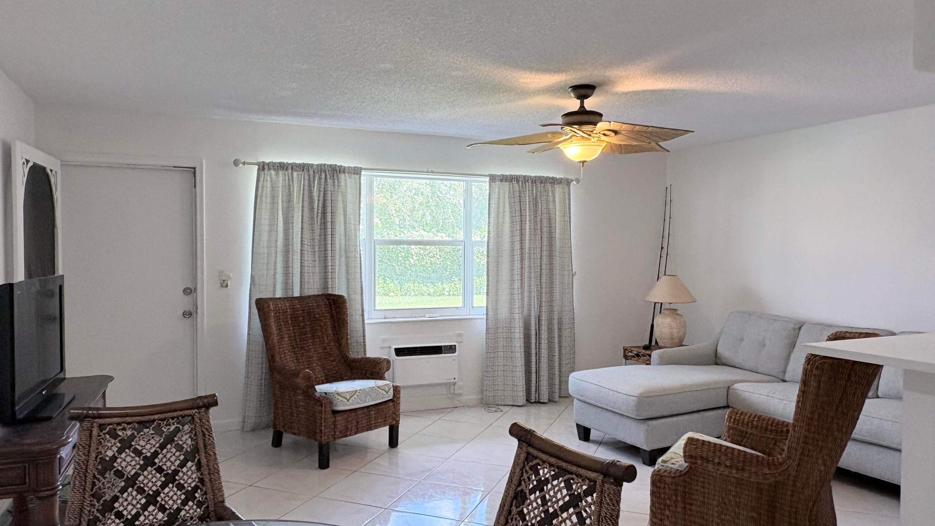 200 Horizon W 102, Boynton Beach, FL 33435 — photo 4 of 31