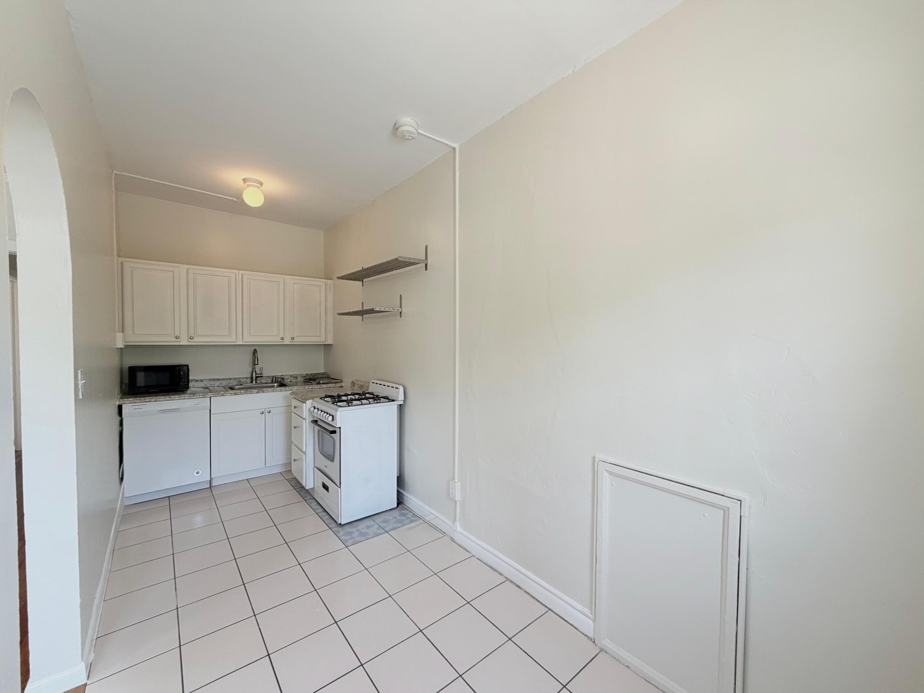 623 Park Place 1, West Palm Beach, FL 33401 — photo 4 of 21