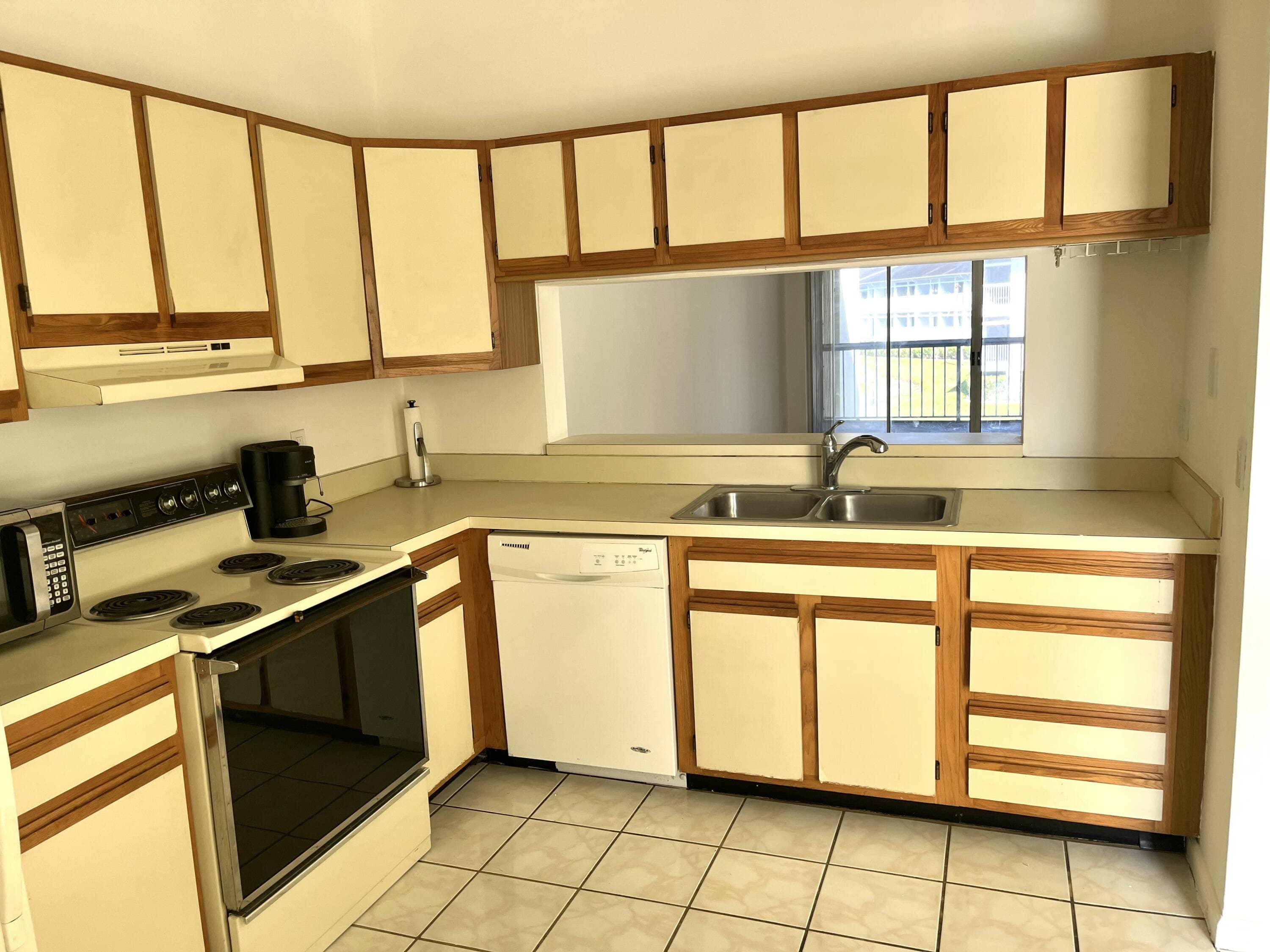 237 Cypress Point Drive 237, Palm Beach Gardens, FL 33418 — photo 4 of 20