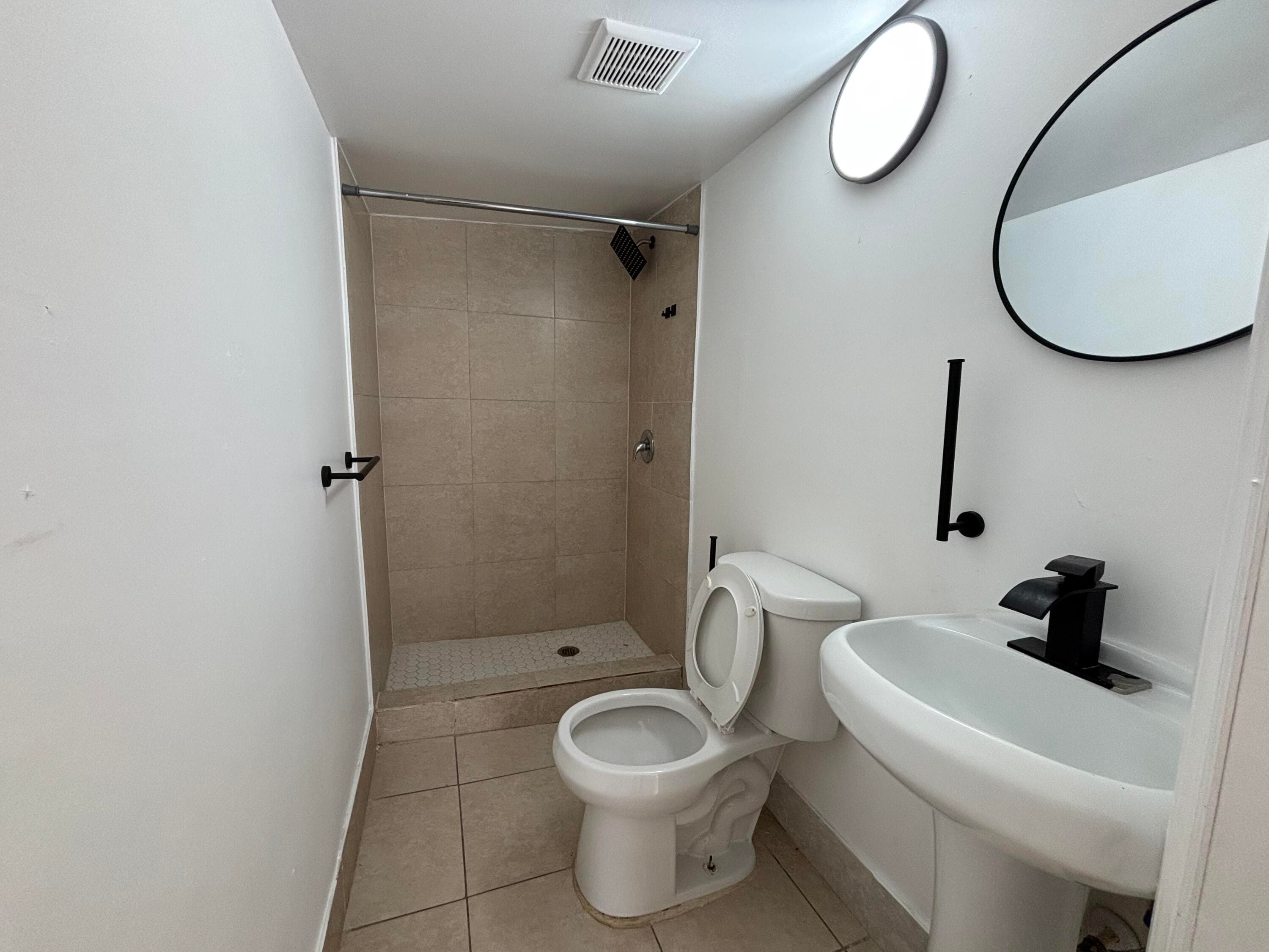 633 NW 15th Avenue, Fort Lauderdale, FL — photo 4 of 6
