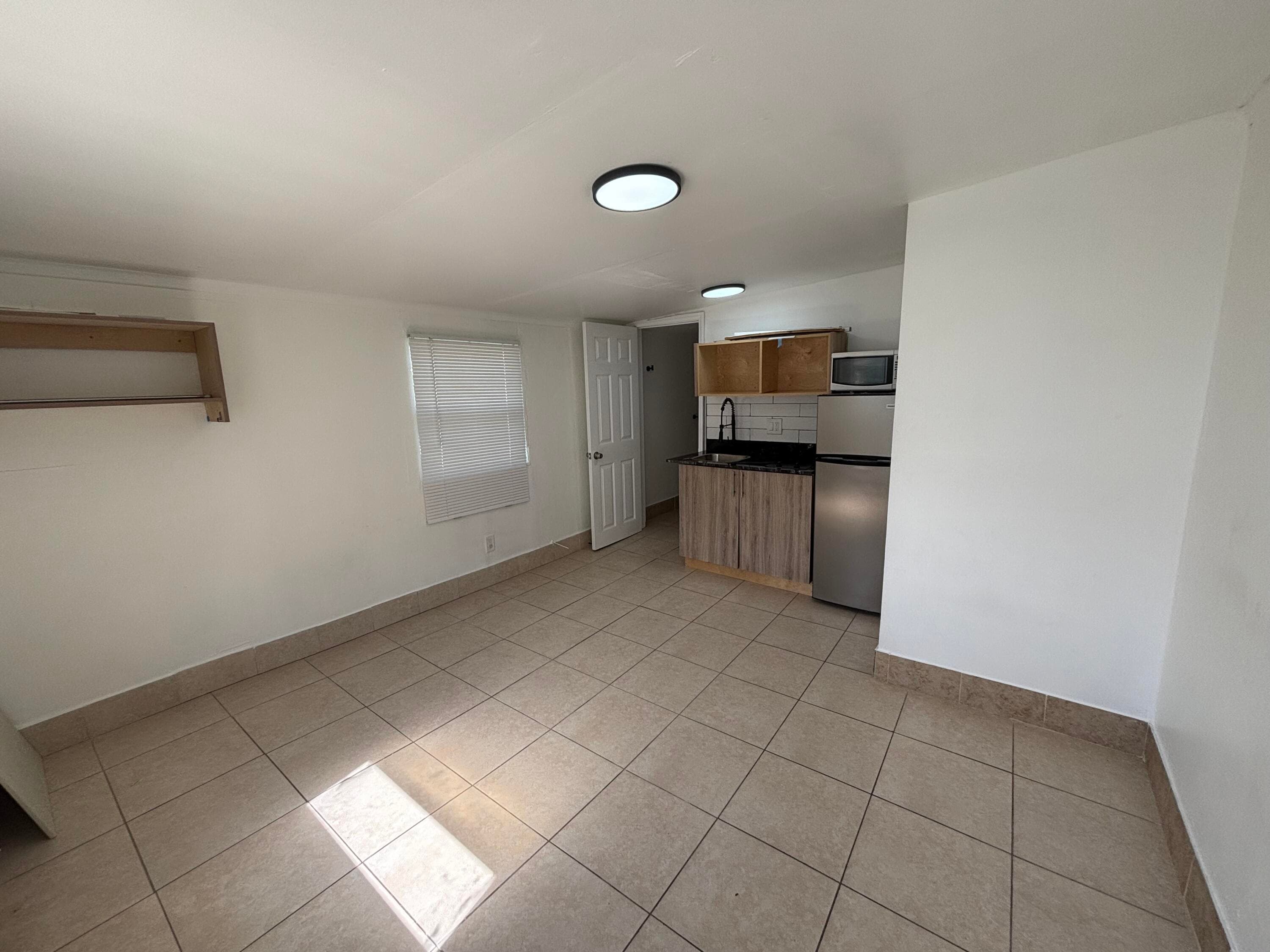 633 NW 15th Avenue, Fort Lauderdale, FL — photo 5 of 6