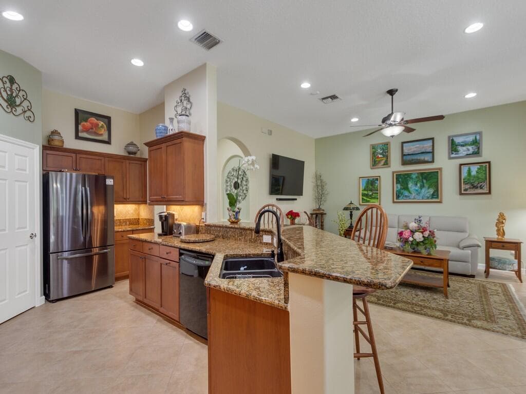 2794 W Brookfield Way, Vero Beach, FL 32966 — photo 4 of 28