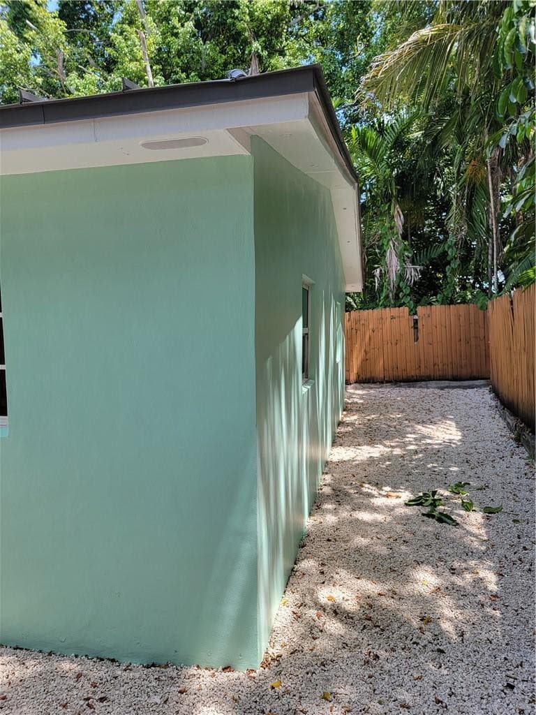 1010 NW 3rd Avenue, Hallandale Beach, FL 33009 — photo 4 of 18