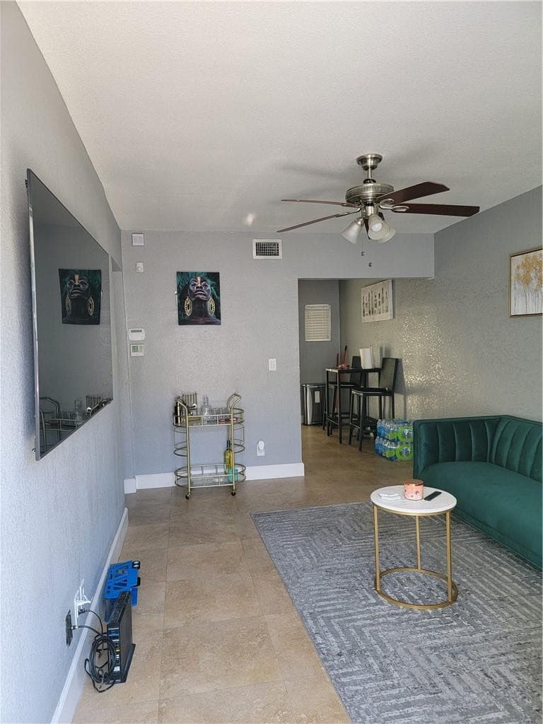 1010 NW 3rd Avenue, Hallandale Beach, FL 33009 — photo 6 of 18