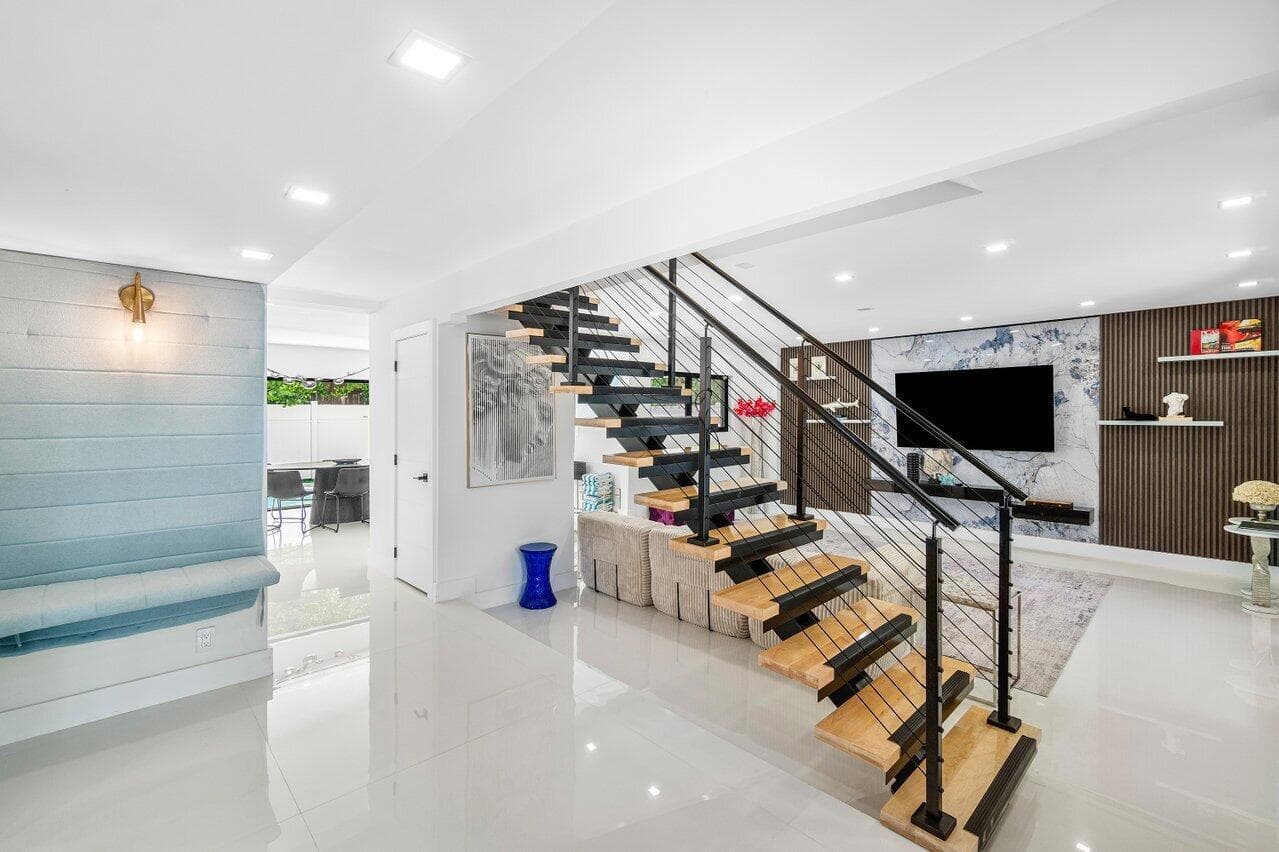 2724 N Ocean Boulevard, Fort Lauderdale, FL 33308 — photo 5 of 49