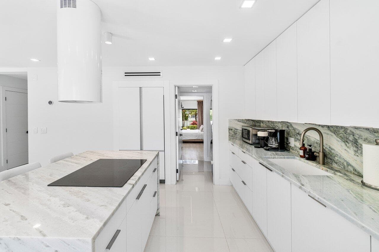 2724 N Ocean Boulevard, Fort Lauderdale, FL 33308 — photo 20 of 49