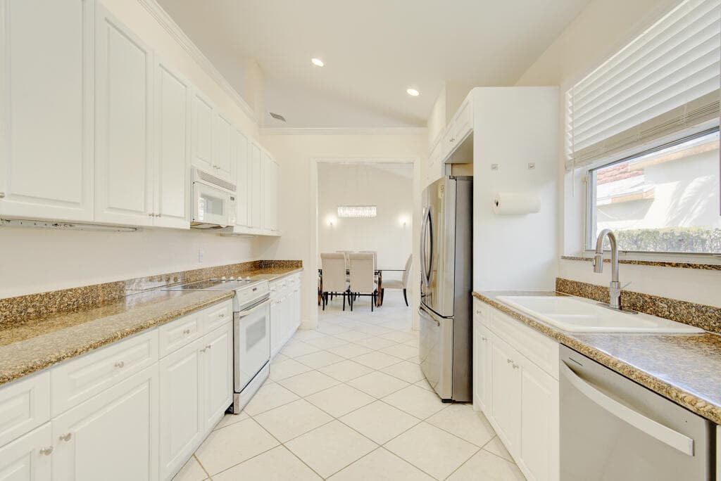 6646 Oakmont Way, West Palm Beach, FL 33412 — photo 13 of 22