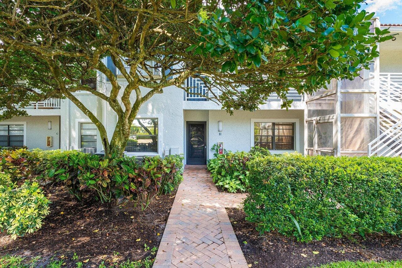 7 Southport Lane E, Boynton Beach, FL 33436 — photo 2 of 42