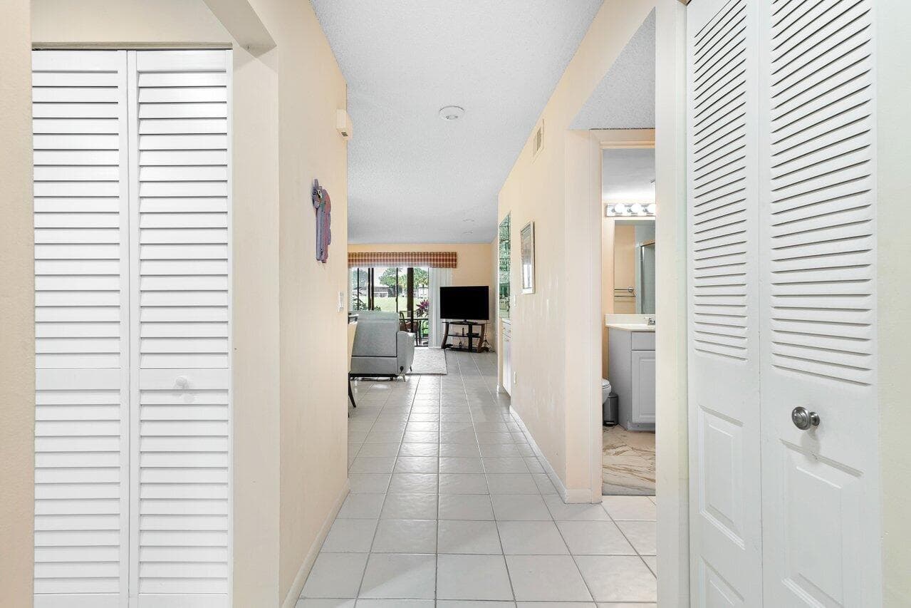 7 Southport Lane E, Boynton Beach, FL 33436 — photo 3 of 42