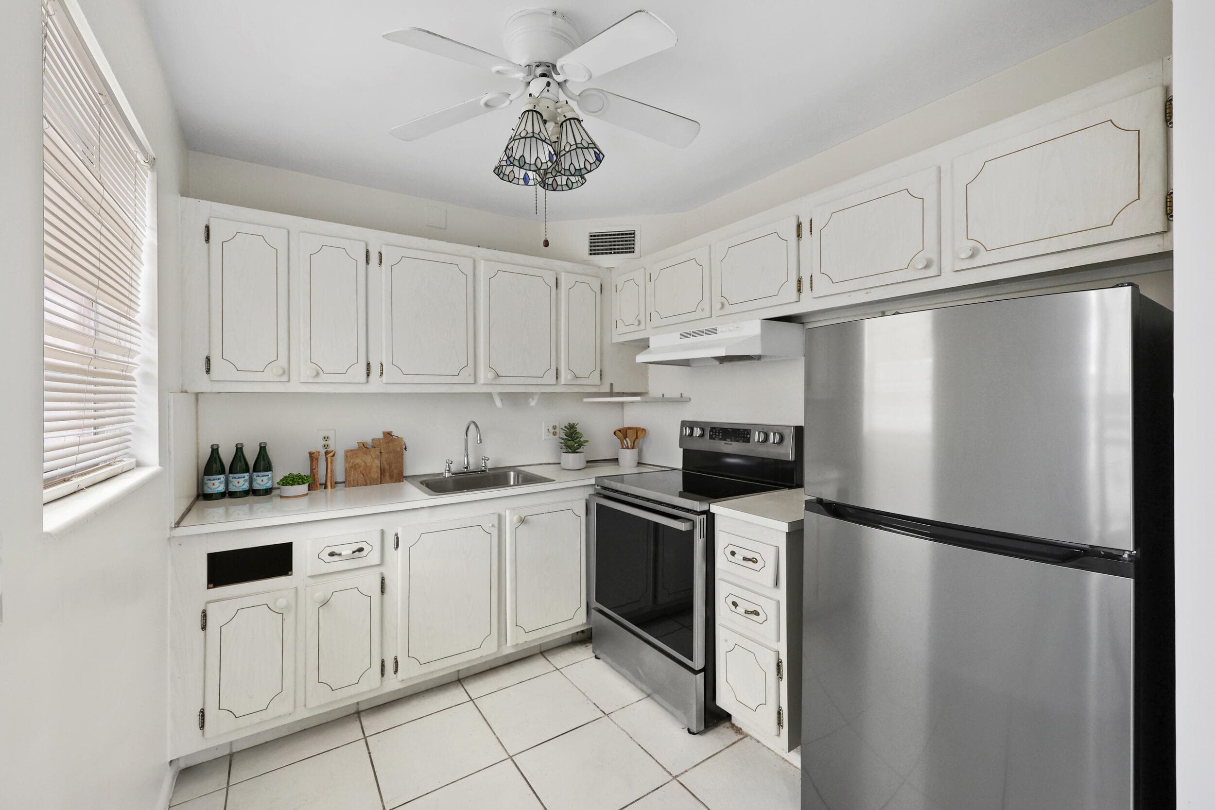 392 Markham R, Deerfield Beach, FL 33442 — photo 2 of 30