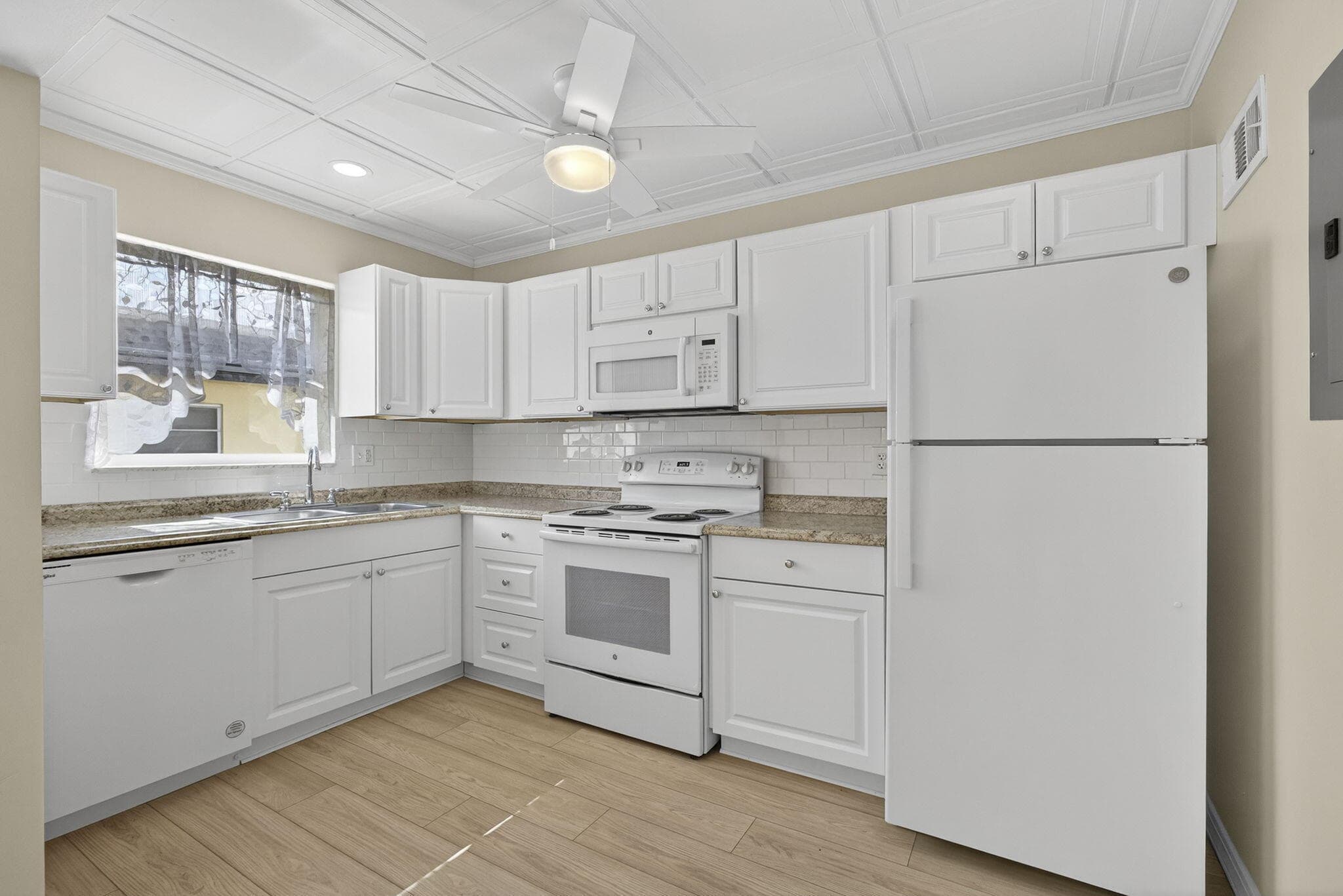 51 Stratford D, West Palm Beach, FL 33417 — photo 11 of 37