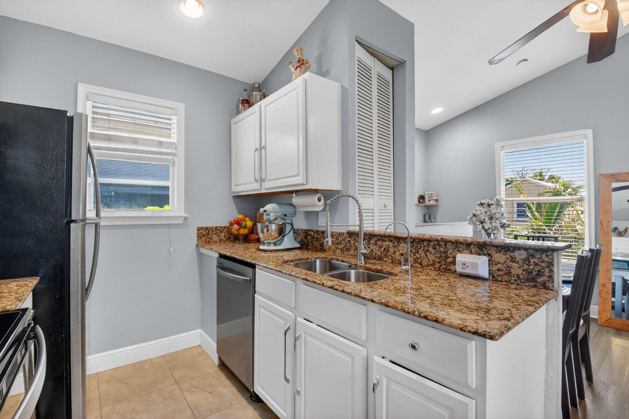 4334 Cambridge Street, Lake Worth, FL 33461 — photo 9 of 37