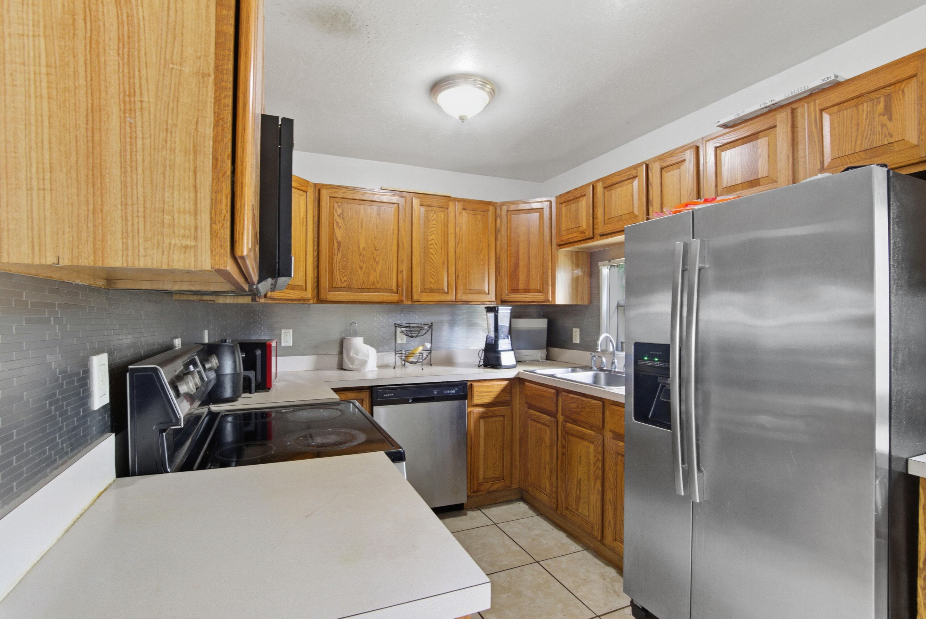 8230 SW 4th Place, North Lauderdale, FL 33068 — photo 18 of 23