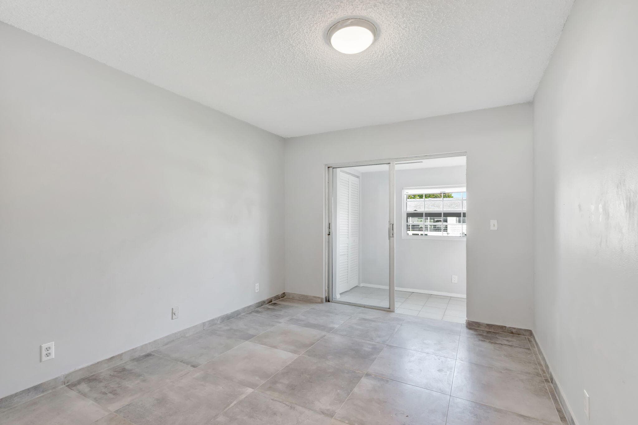 121 Bedford E, West Palm Beach, FL 33417 — photo 16 of 35
