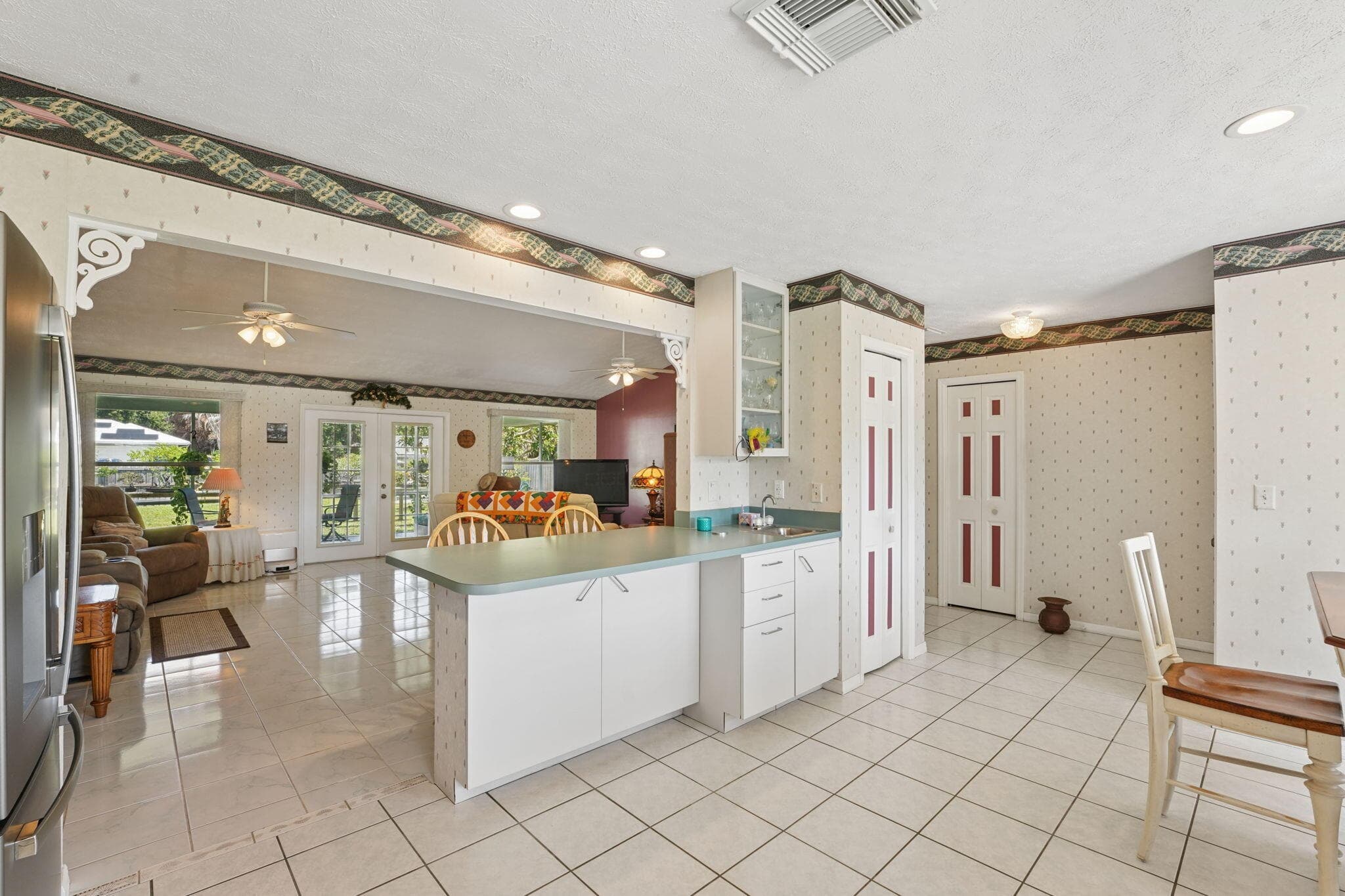 902 Egret Avenue, Fort Pierce, FL 34982 — photo 7 of 59
