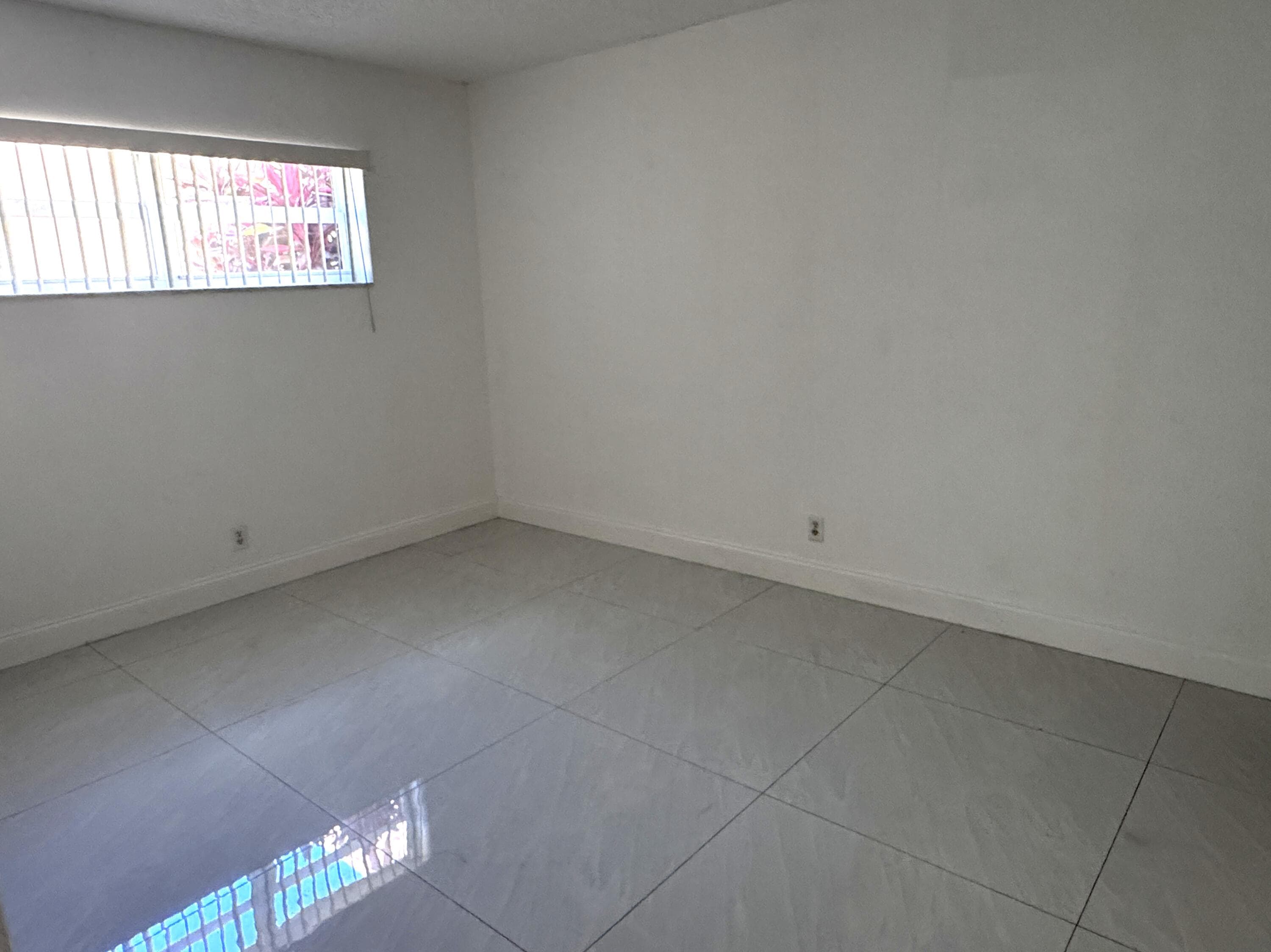 770 SE 2nd Avenue F101, Deerfield Beach, FL 33441 — photo 5 of 23
