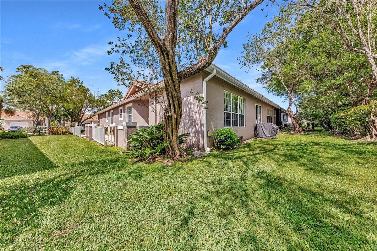 7600 S Aragon Boulevard 3, Sunrise, FL 33322 — photo 2 of 45