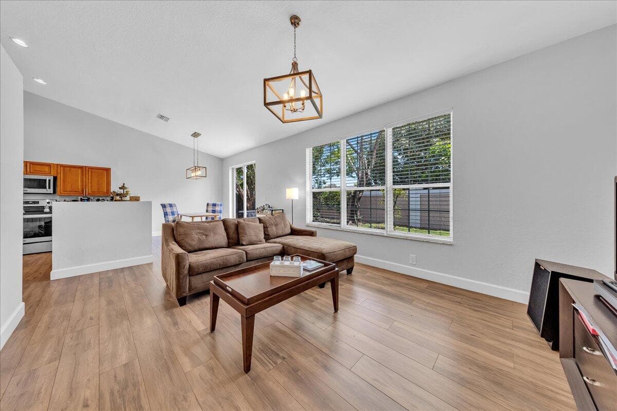 7600 S Aragon Boulevard 3, Sunrise, FL 33322 — photo 15 of 45