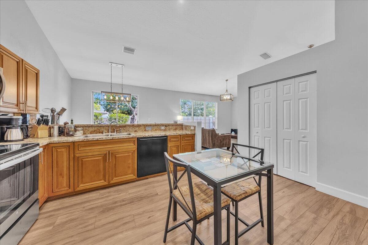 7600 S Aragon Boulevard 3, Sunrise, FL 33322 — photo 10 of 45