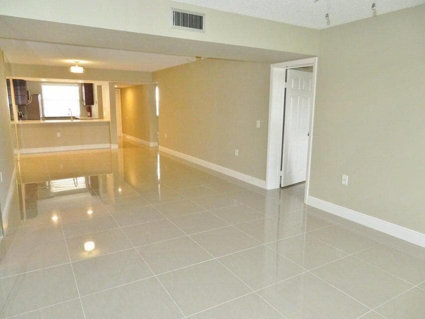 3521 Village Boulevard 103, West Palm Beach, FL 33409 — photo 9 of 21