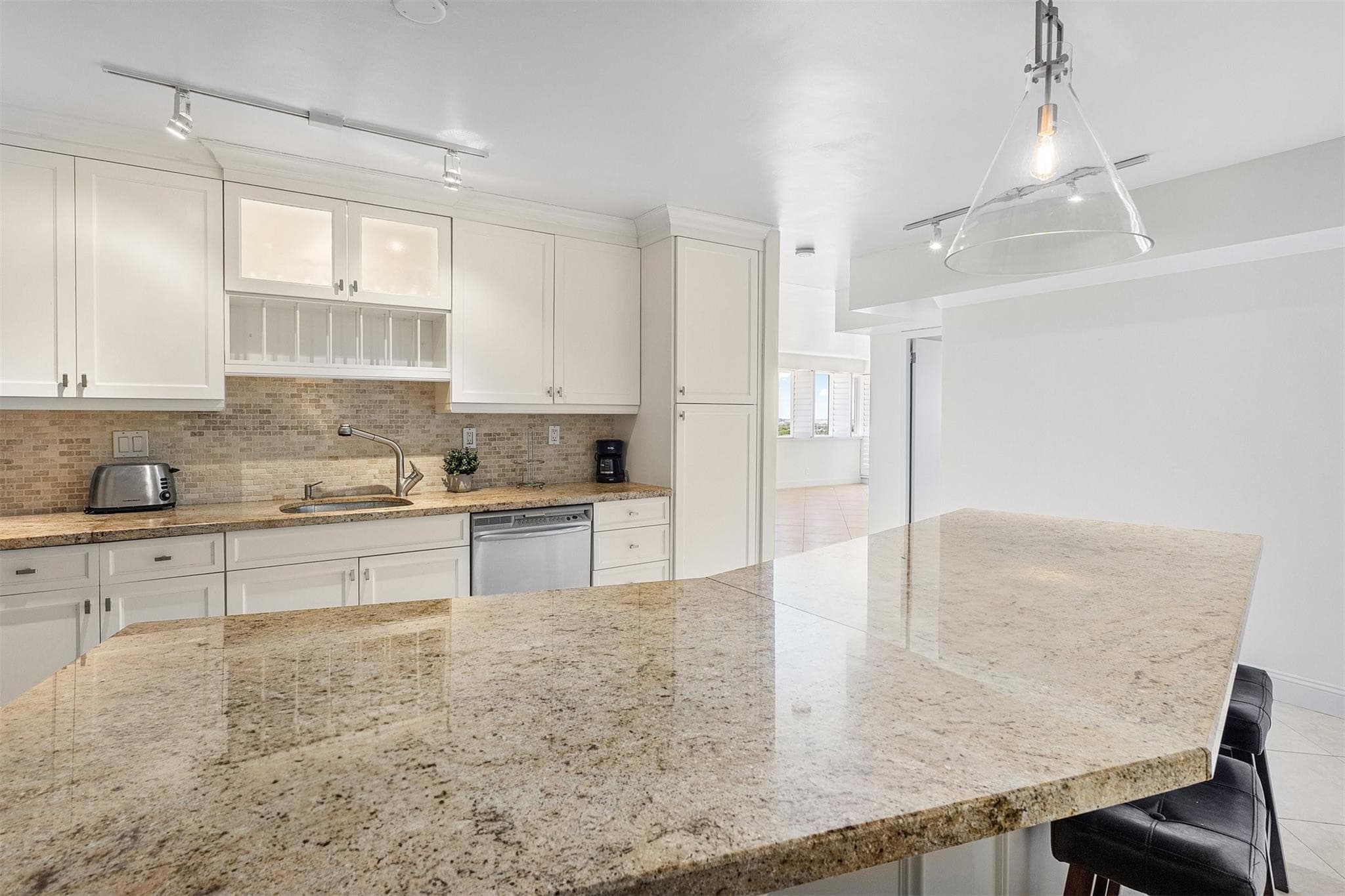 3000 Holiday Drive 1104, Fort Lauderdale, FL 33316 — photo 13 of 24