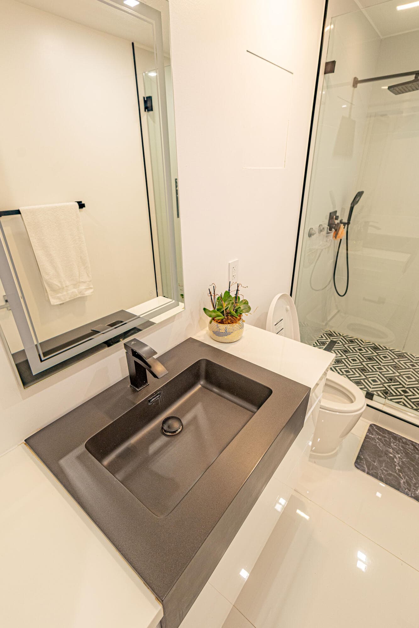 807 Hollywood Place, West Palm Beach, FL 33405 — photo 47 of 60