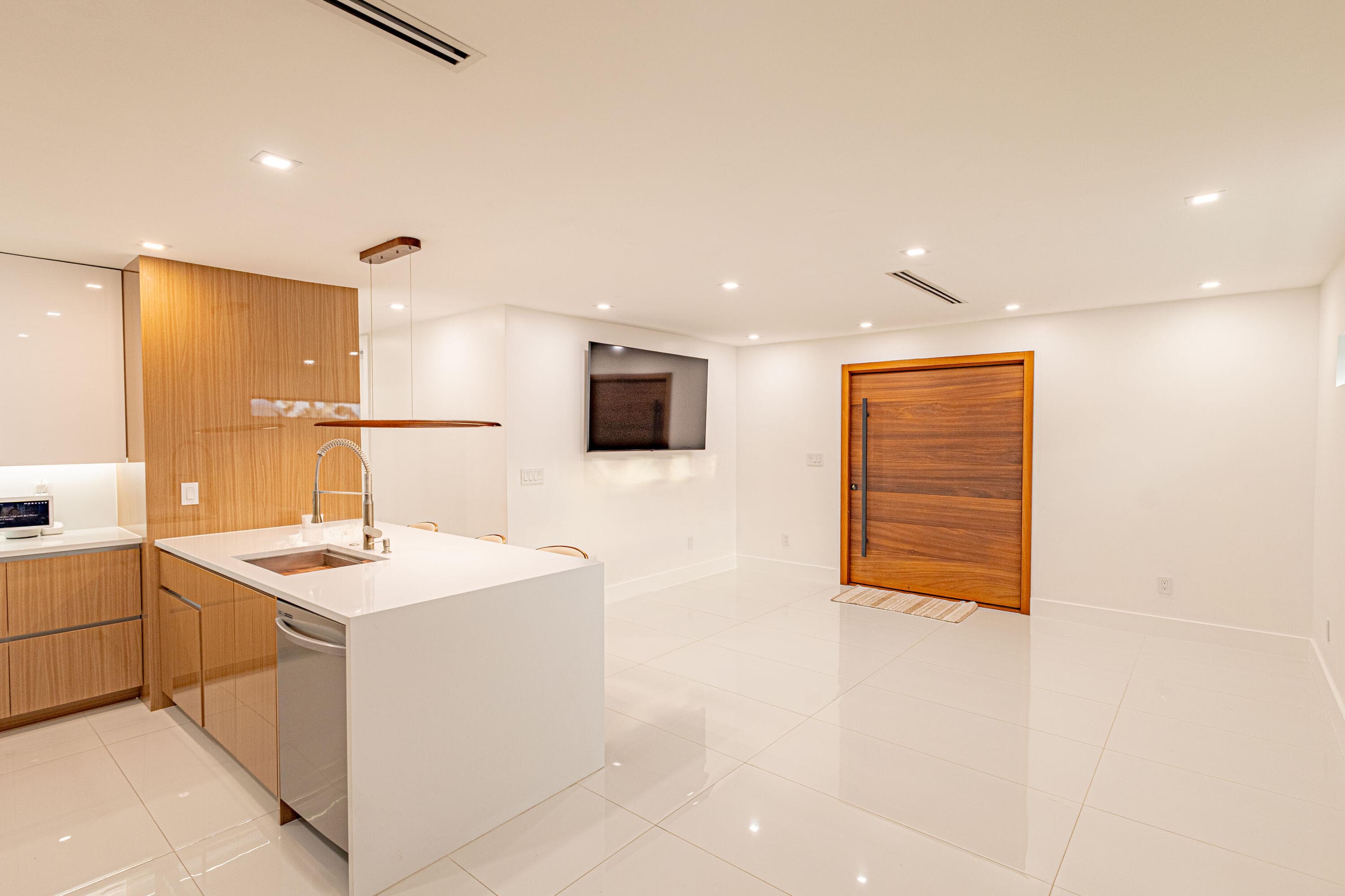 807 Hollywood Place, West Palm Beach, FL 33405 — photo 15 of 60