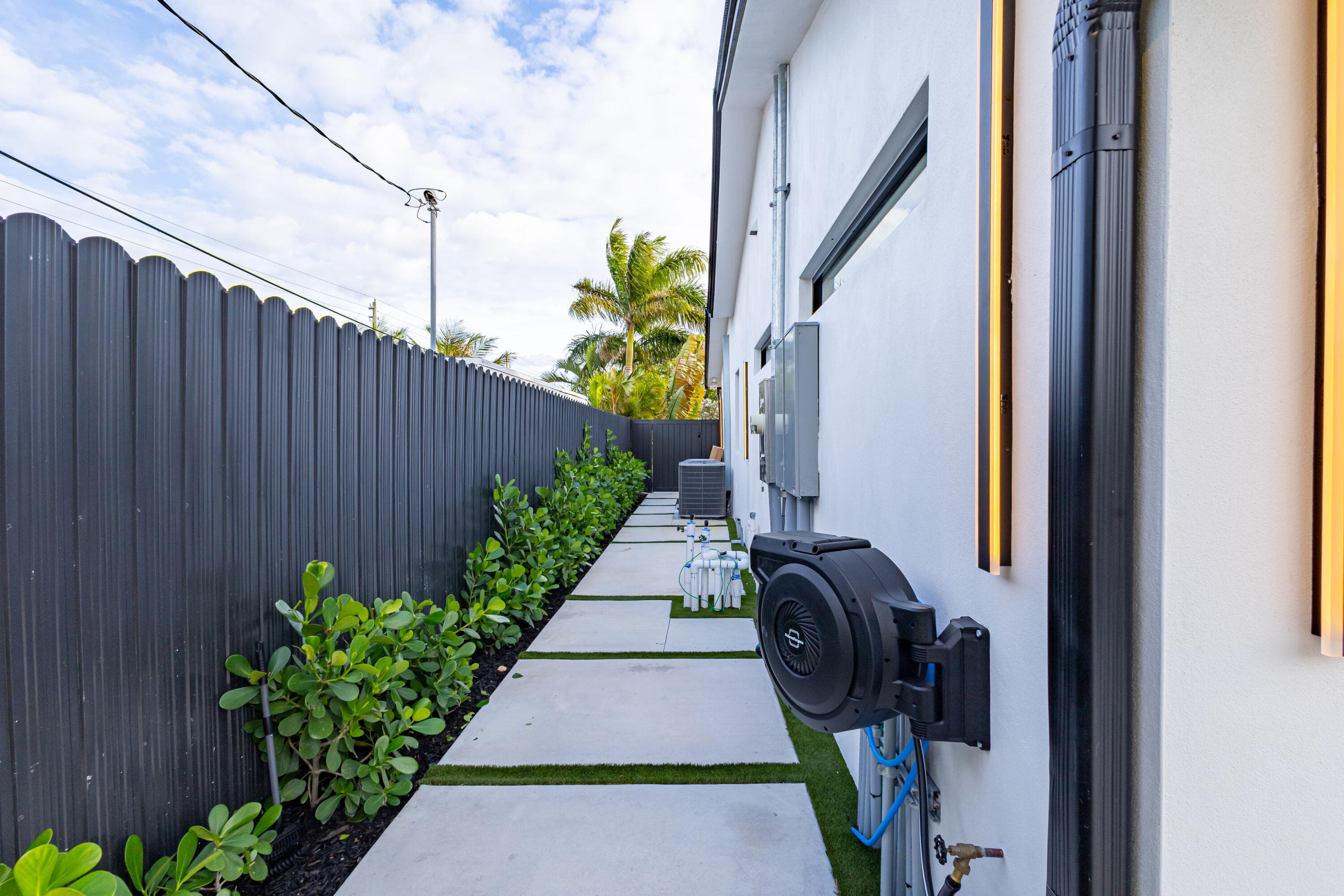 807 Hollywood Place, West Palm Beach, FL 33405 — photo 57 of 60